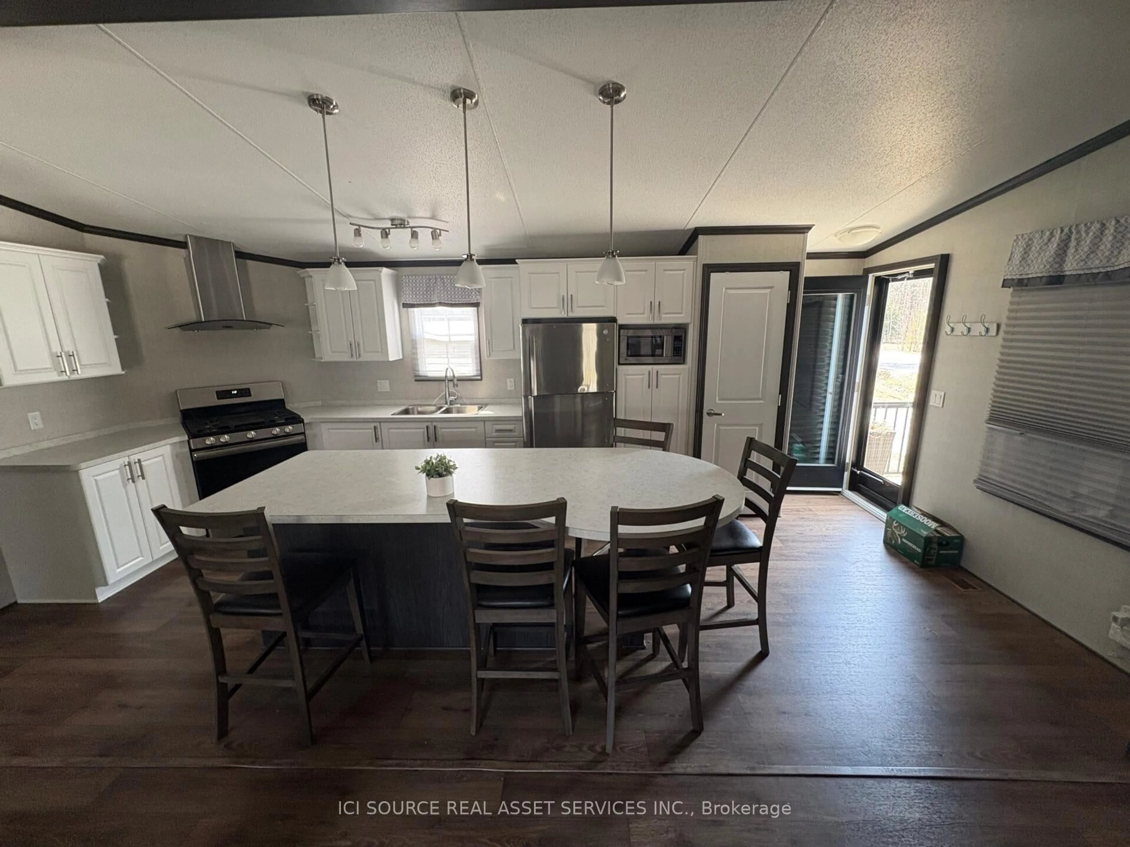 Open concept kitchen, unknown for 1082 Shamrock Marina Rd #SMR202, Gravenhurst Ontario P0E 1N0