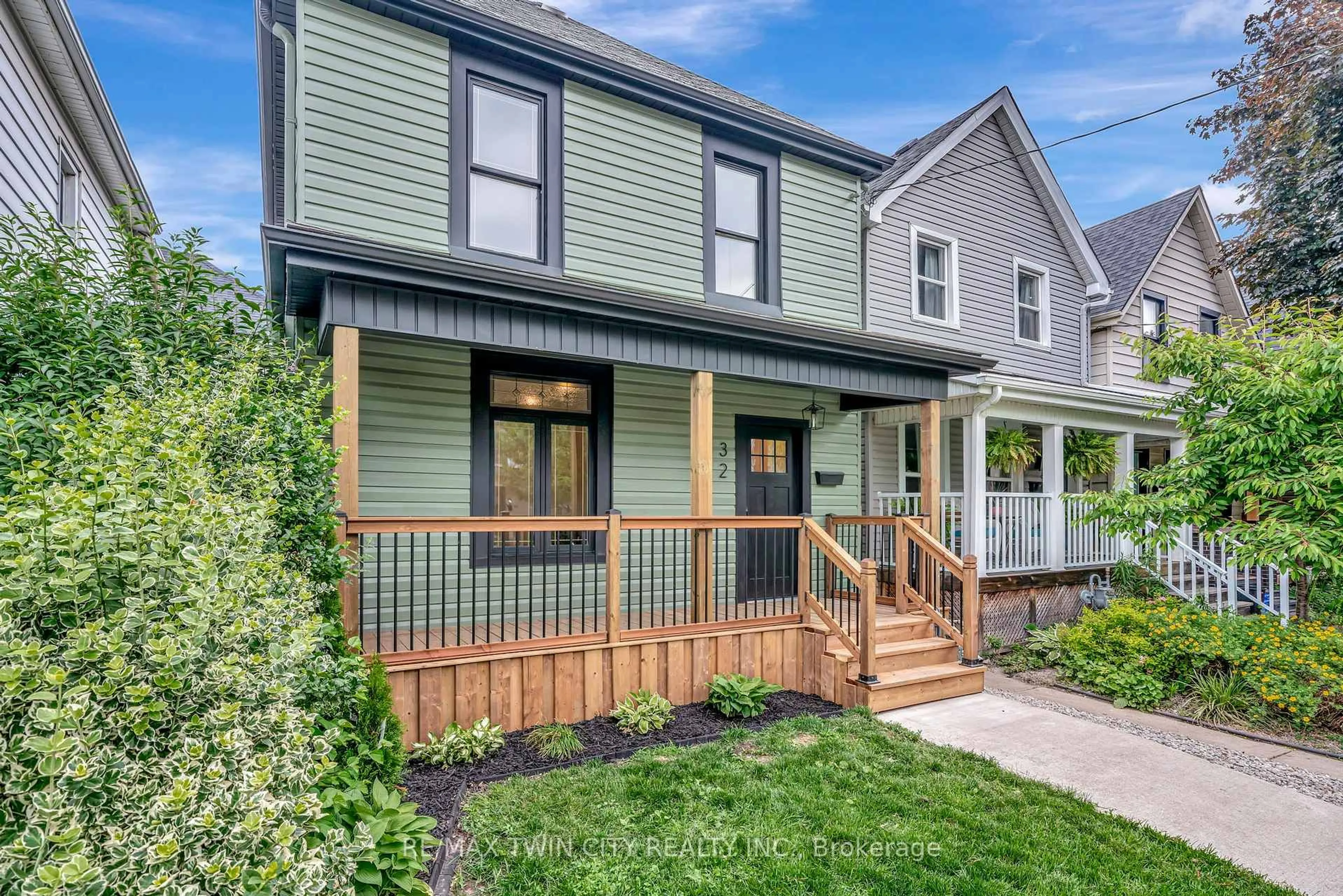 Home with vinyl exterior material, street for 32 Picton St, Hamilton Ontario L8L 1E2