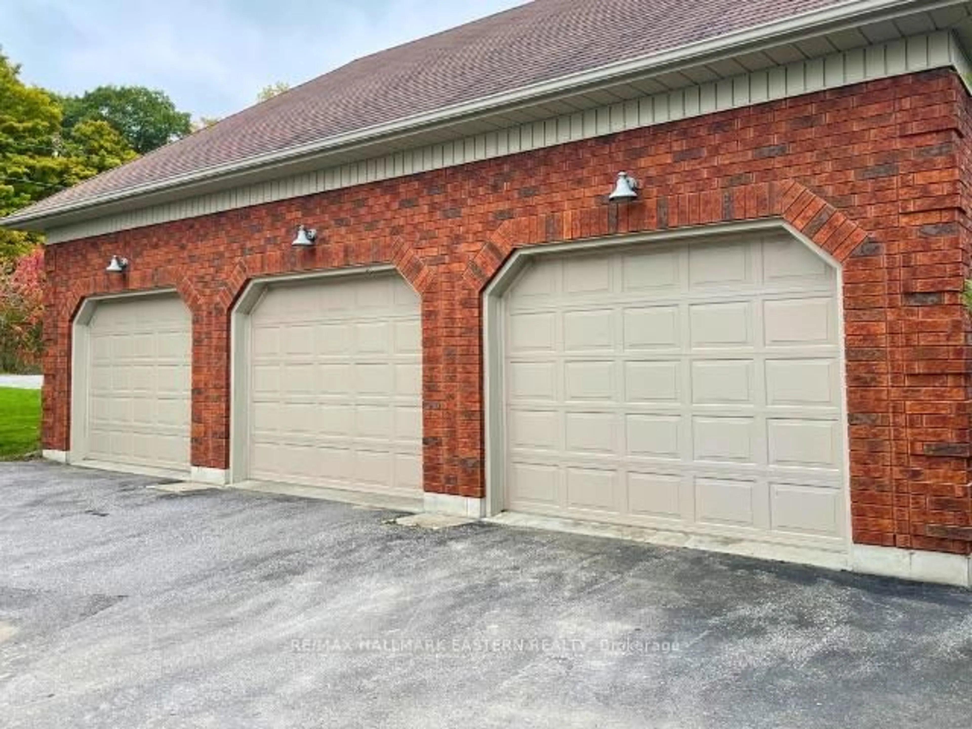 Indoor garage for 1300 David Fife Line, Otonabee-South Monaghan Ontario K0L 2G0