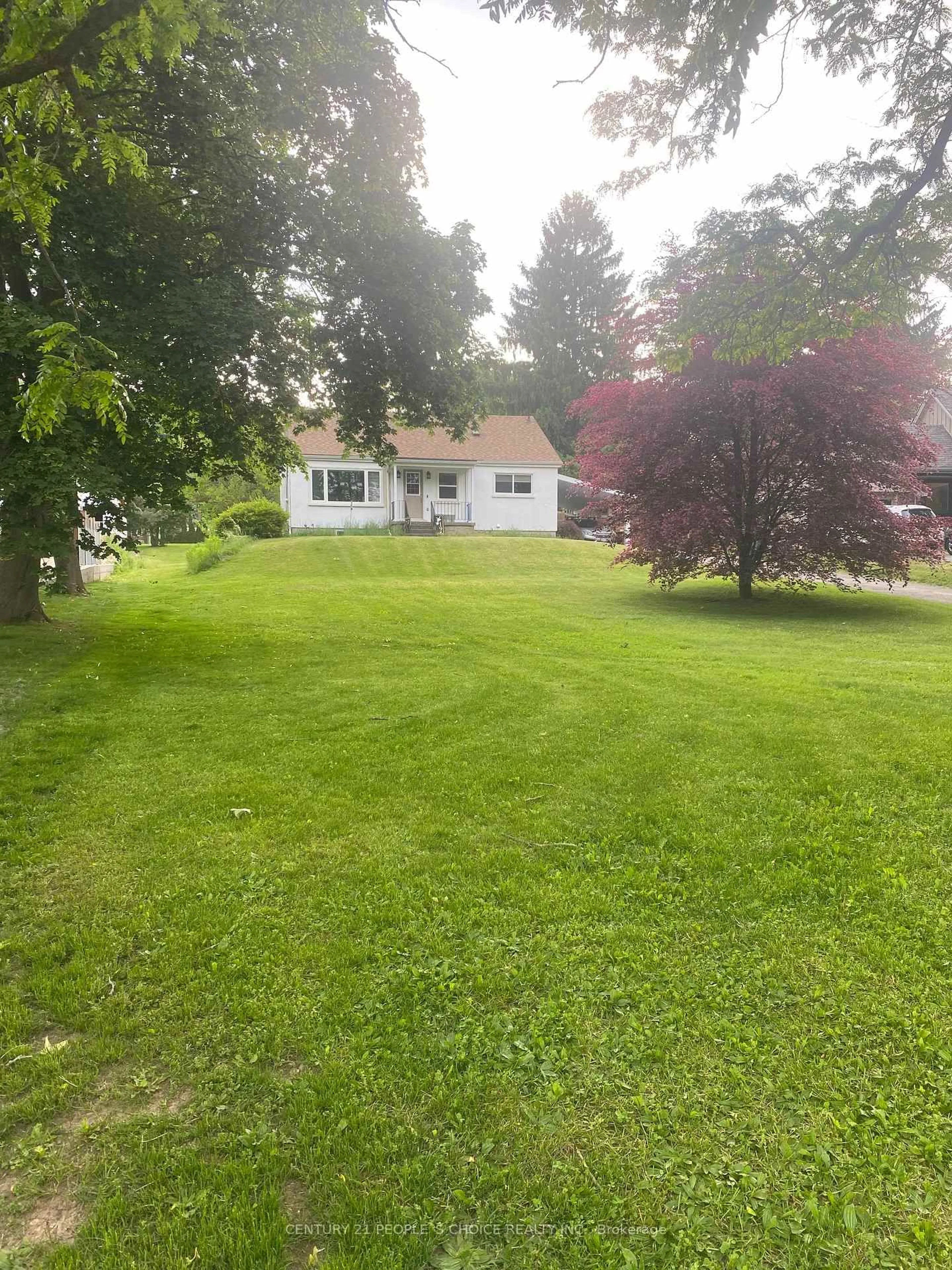 A pic from outside/outdoor area/front of a property/back of a property/a pic from drone, unknown for 196 West River Rte, Cambridge Ontario N1S 3A1