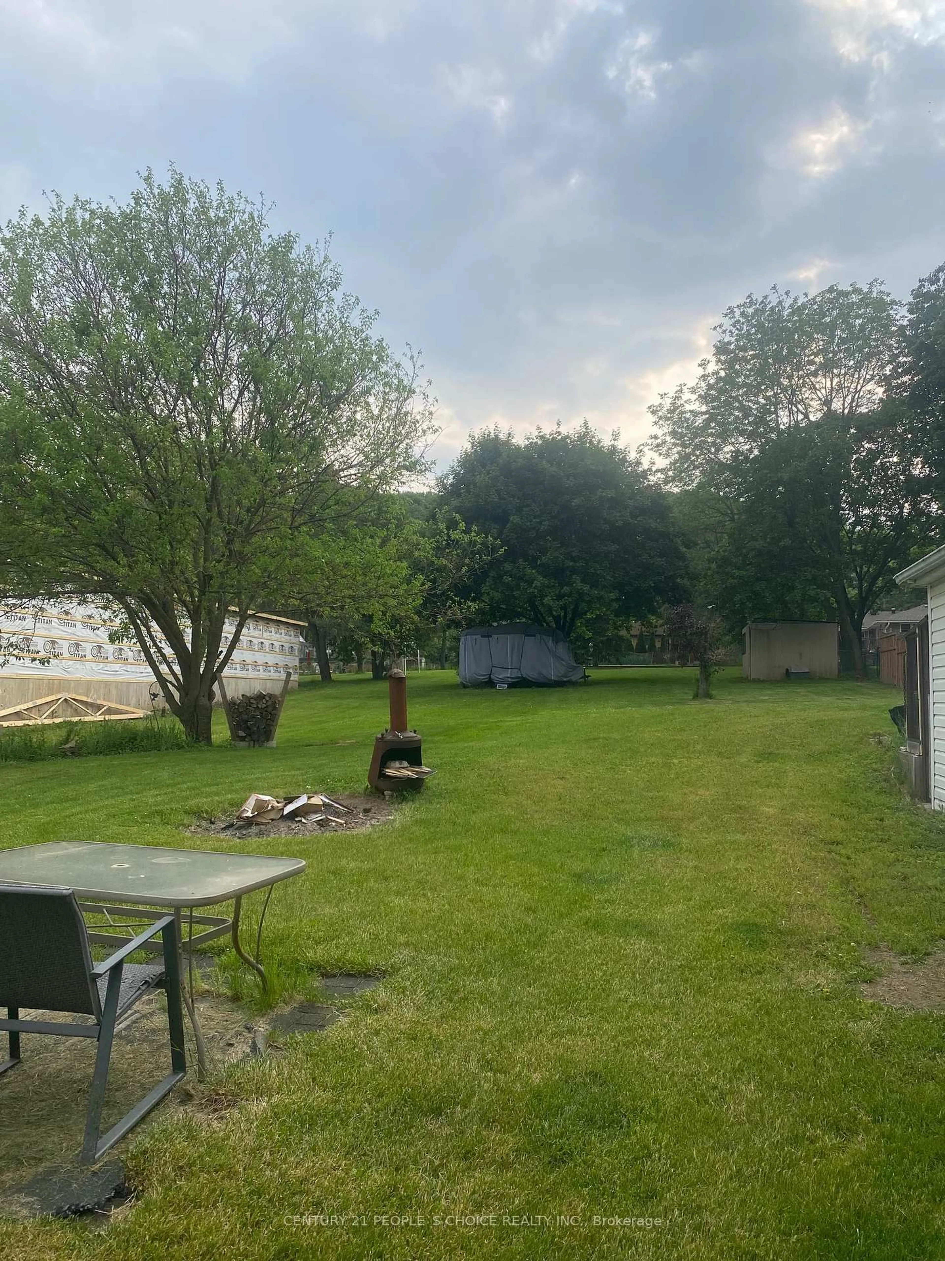 A pic from outside/outdoor area/front of a property/back of a property/a pic from drone, water/lake/river/ocean view for 196 West River Rte, Cambridge Ontario N1S 3A1