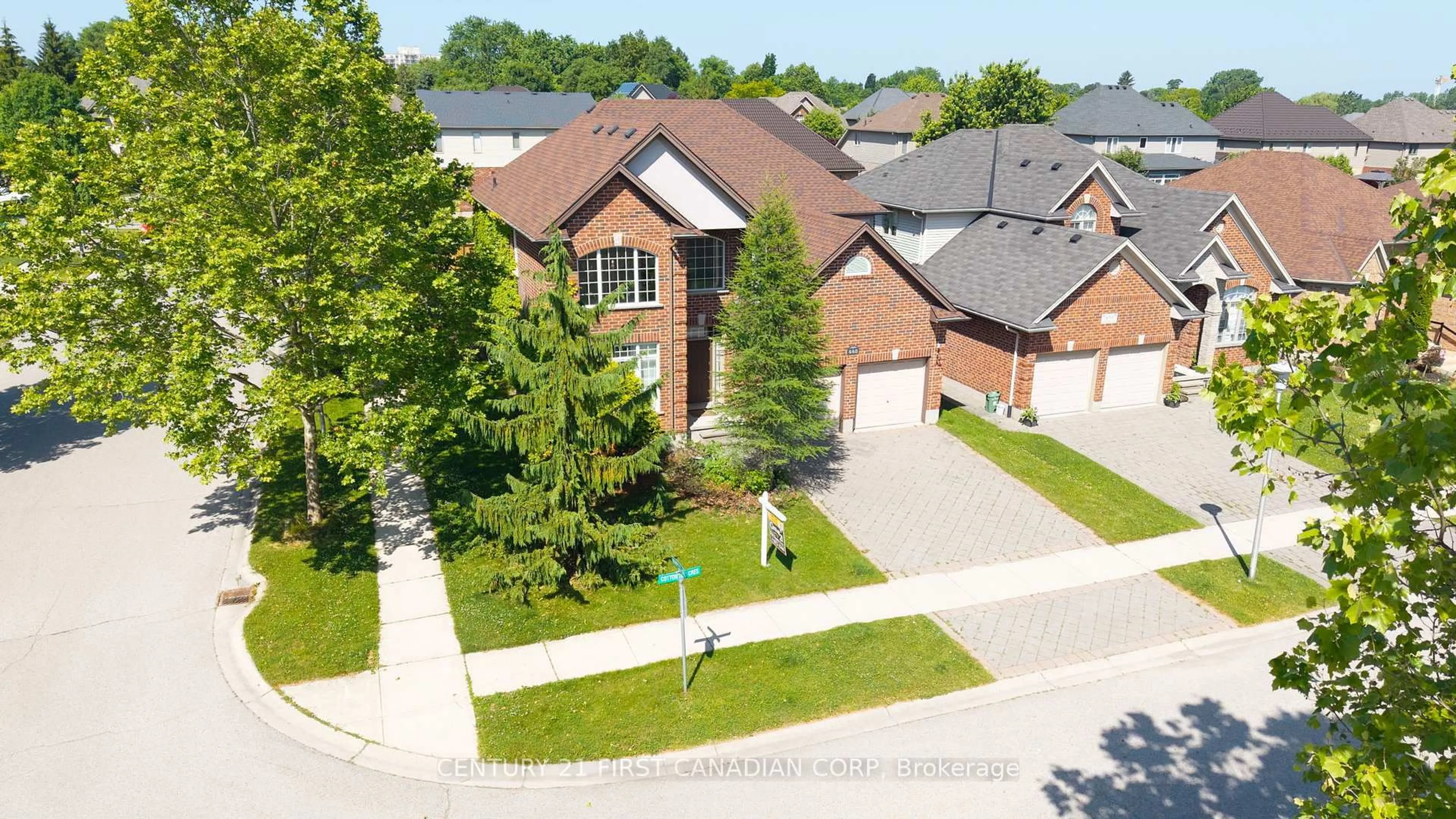A pic from outside/outdoor area/front of a property/back of a property/a pic from drone, street for 448 COTTONTAIL Cres, London North Ontario N5X 4N4