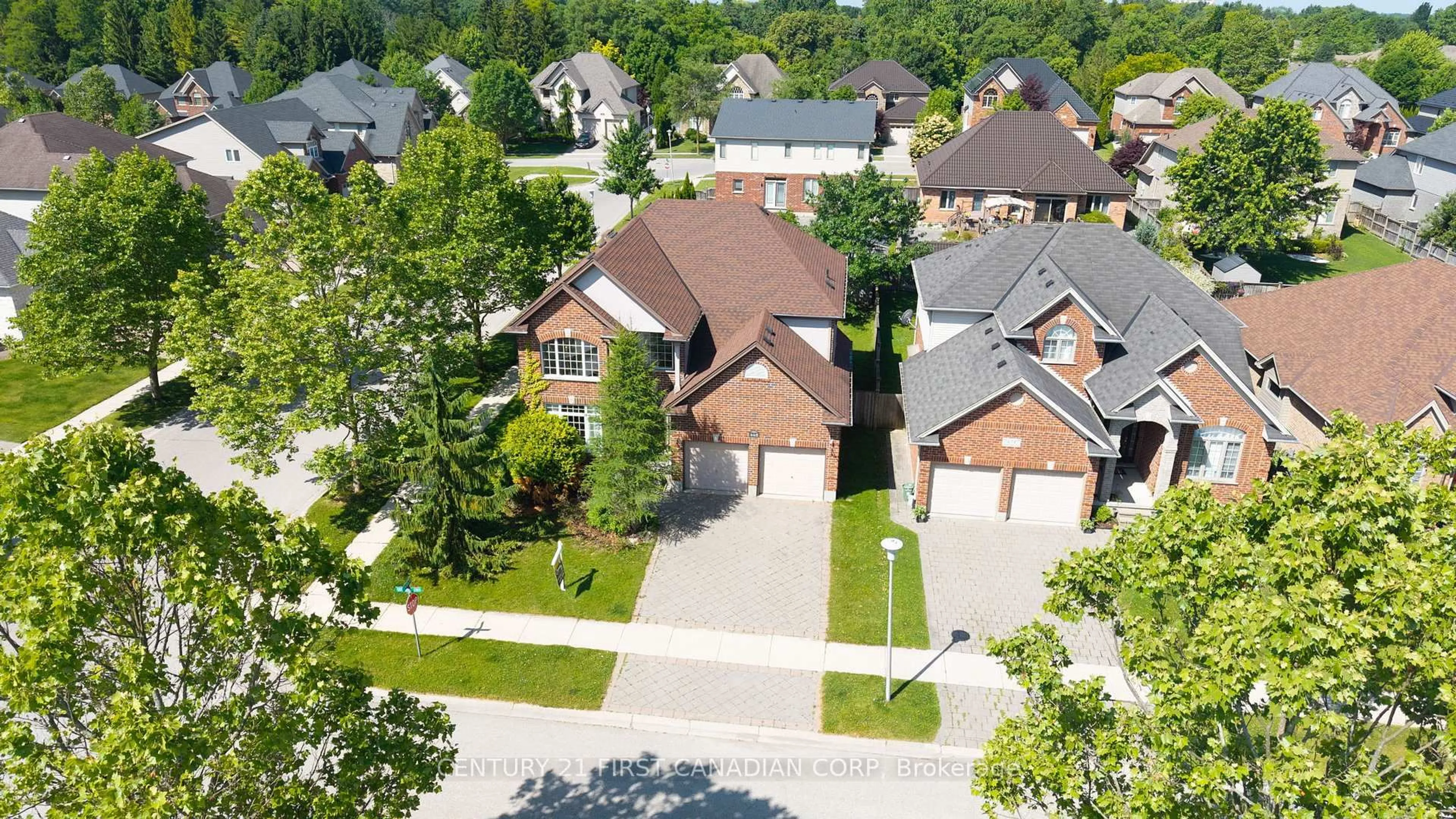 A pic from outside/outdoor area/front of a property/back of a property/a pic from drone, street for 448 COTTONTAIL Cres, London North Ontario N5X 4N4