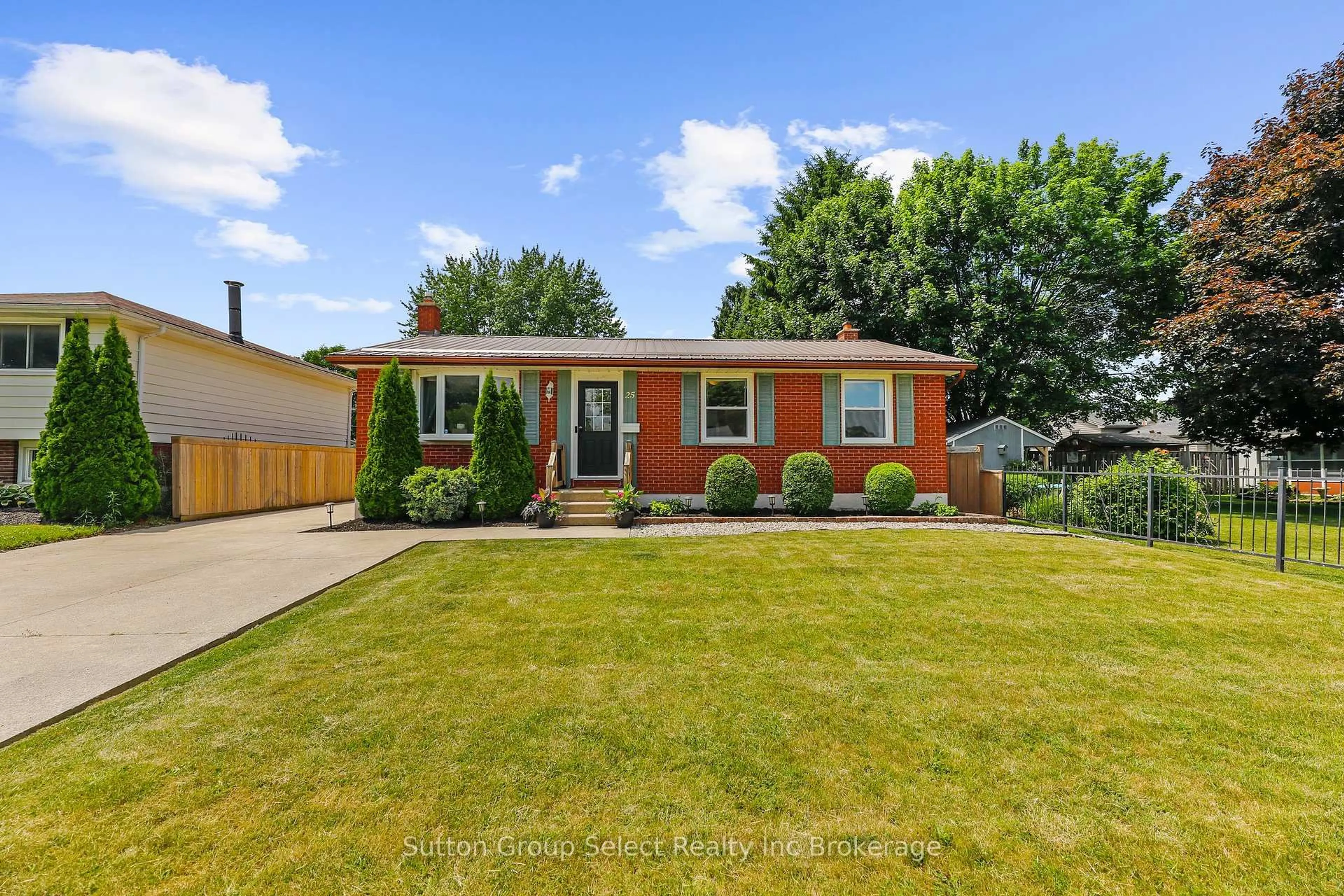 Home with brick exterior material, street for 25 Laurier Rd, St. Thomas Ontario N5P 3N6