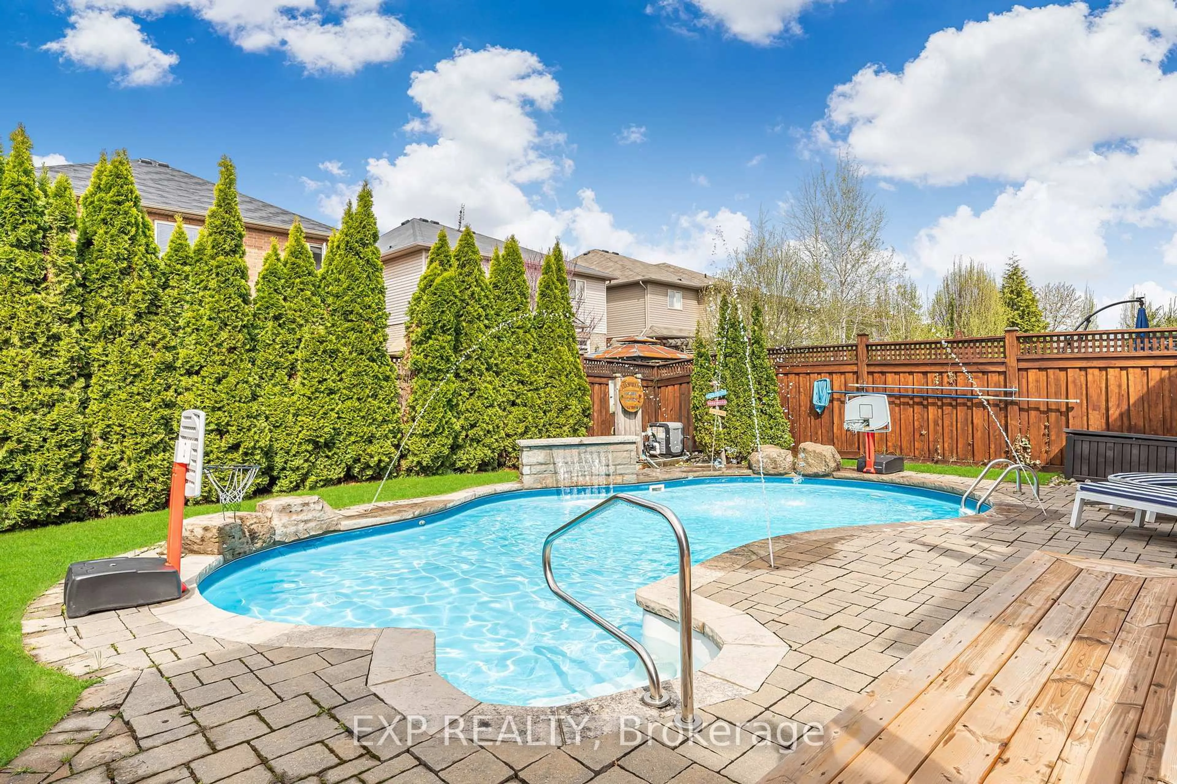 Pool for 92 Oleary Dr, Hamilton Ontario L9K 0B5