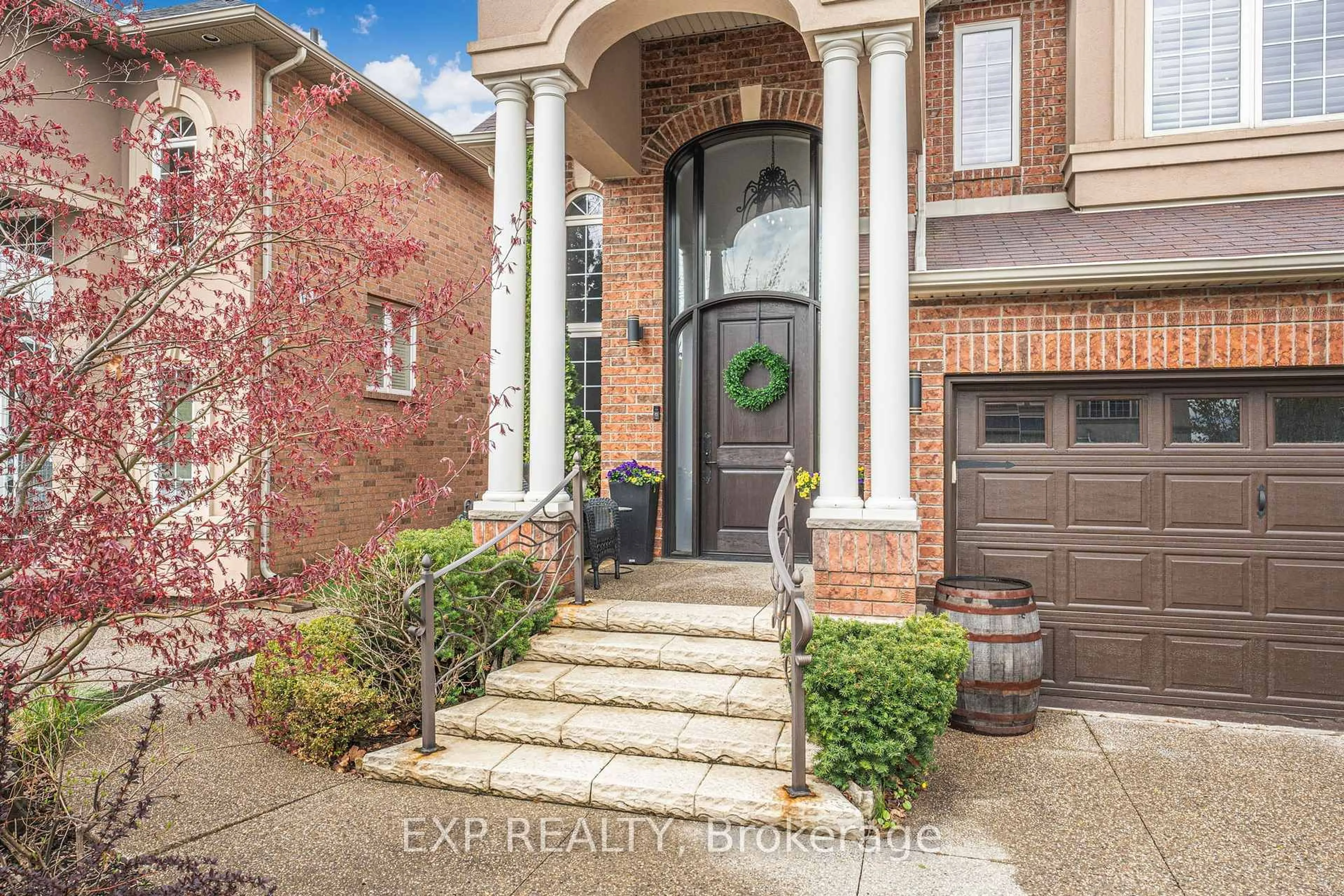 Indoor entryway for 92 Oleary Dr, Hamilton Ontario L9K 0B5