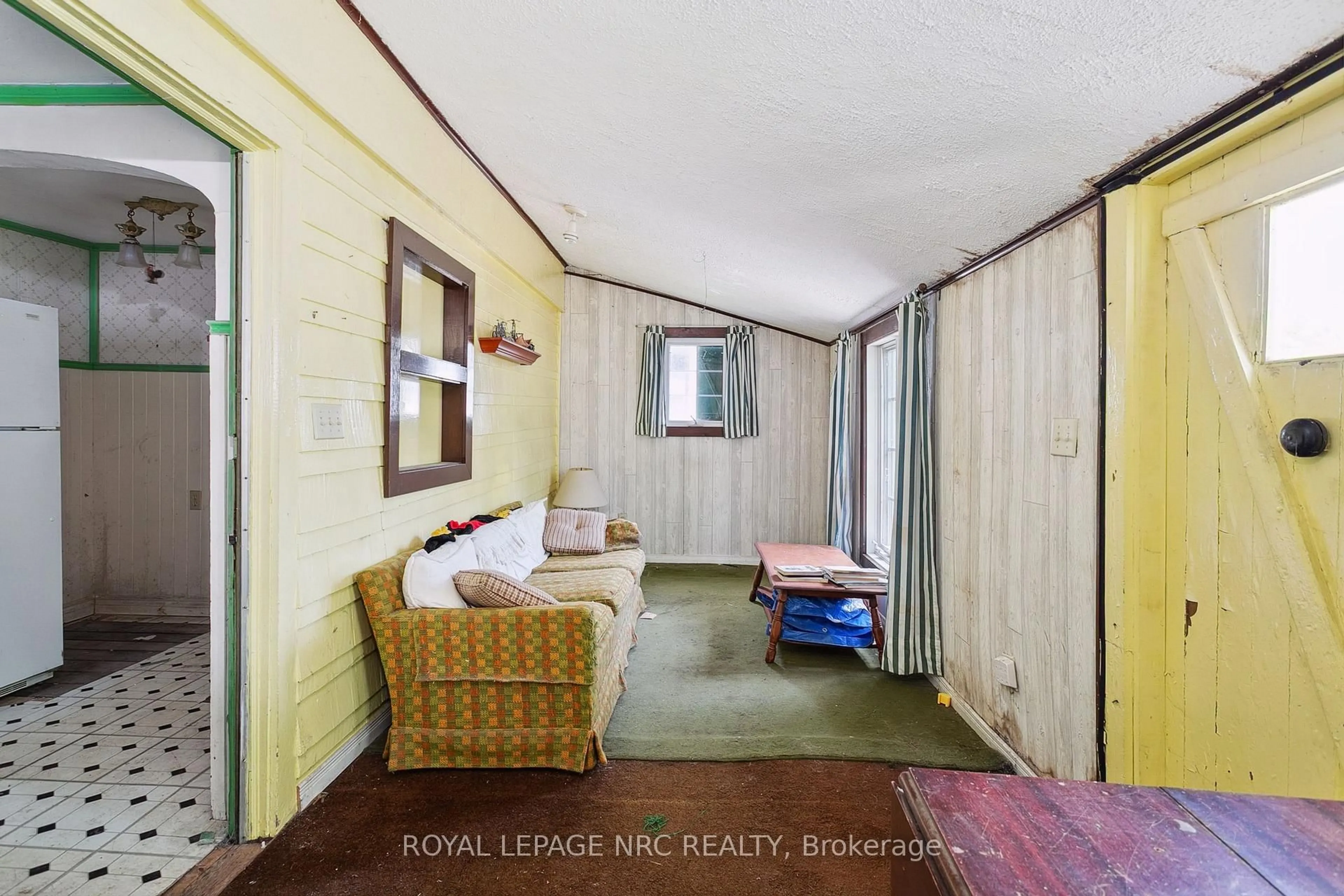 A pic of a room for 241 Lincoln Rd, Fort Erie Ontario L0S 1B0