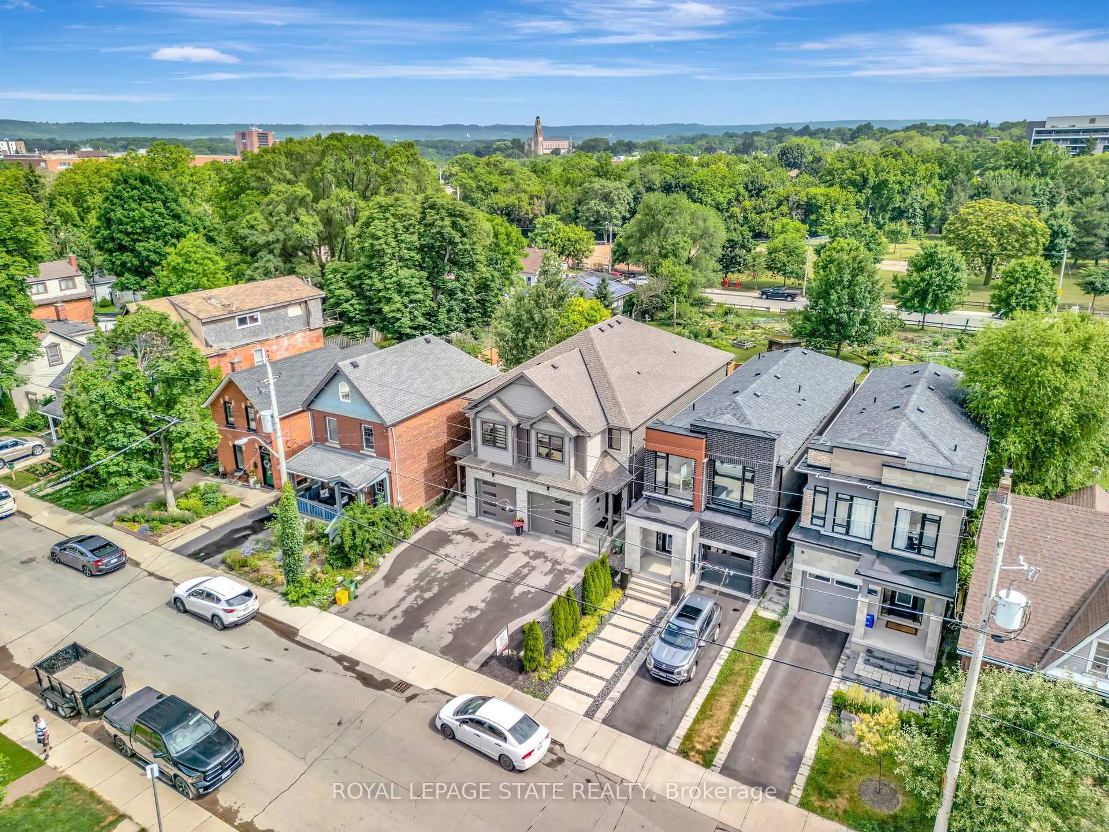 A pic from outside/outdoor area/front of a property/back of a property/a pic from drone, street for 74 Melbourne St, Hamilton Ontario L8P 2A6
