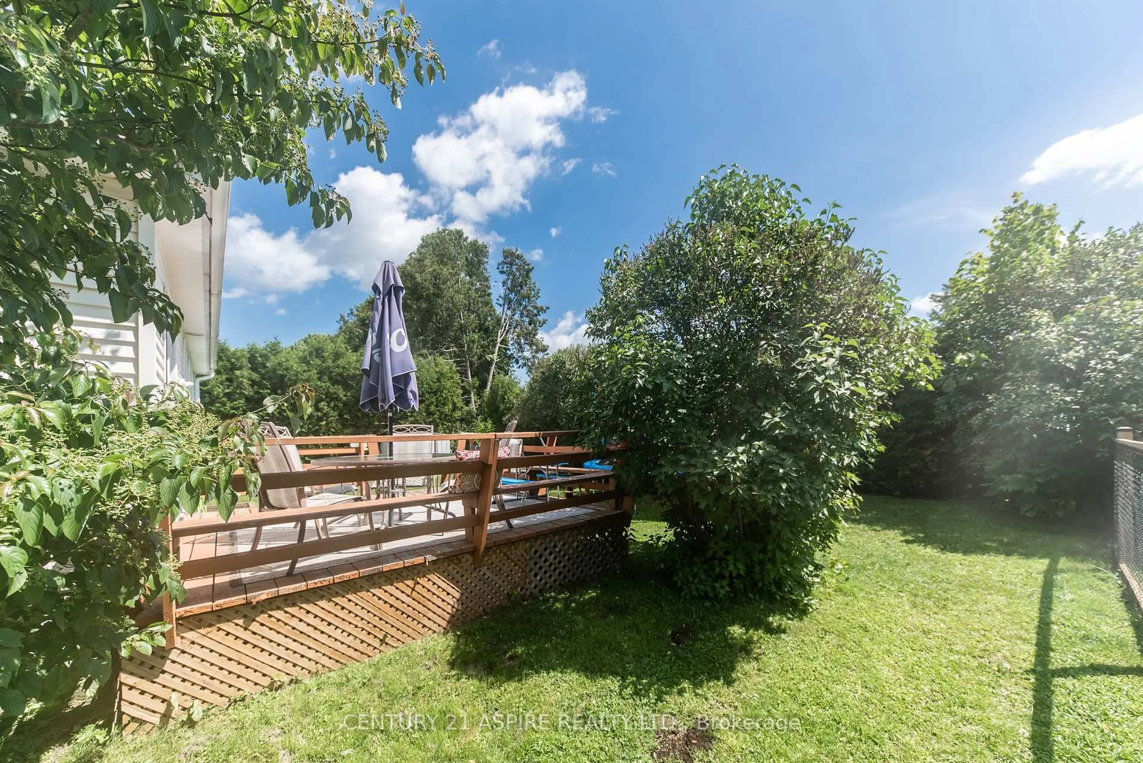 A pic from outside/outdoor area/front of a property/back of a property/a pic from drone, forest/trees view for 545 Catherine St, Pembroke Ontario K8A 1W2