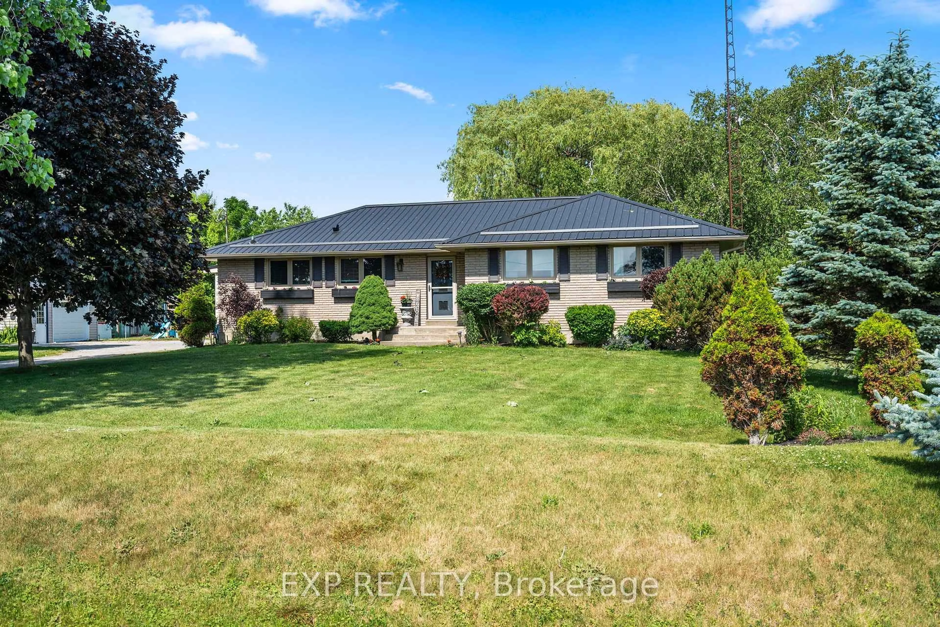 A pic from outside/outdoor area/front of a property/back of a property/a pic from drone, unknown for 2941 County Rd 28 Rd, Port Hope Ontario L1A 3V6