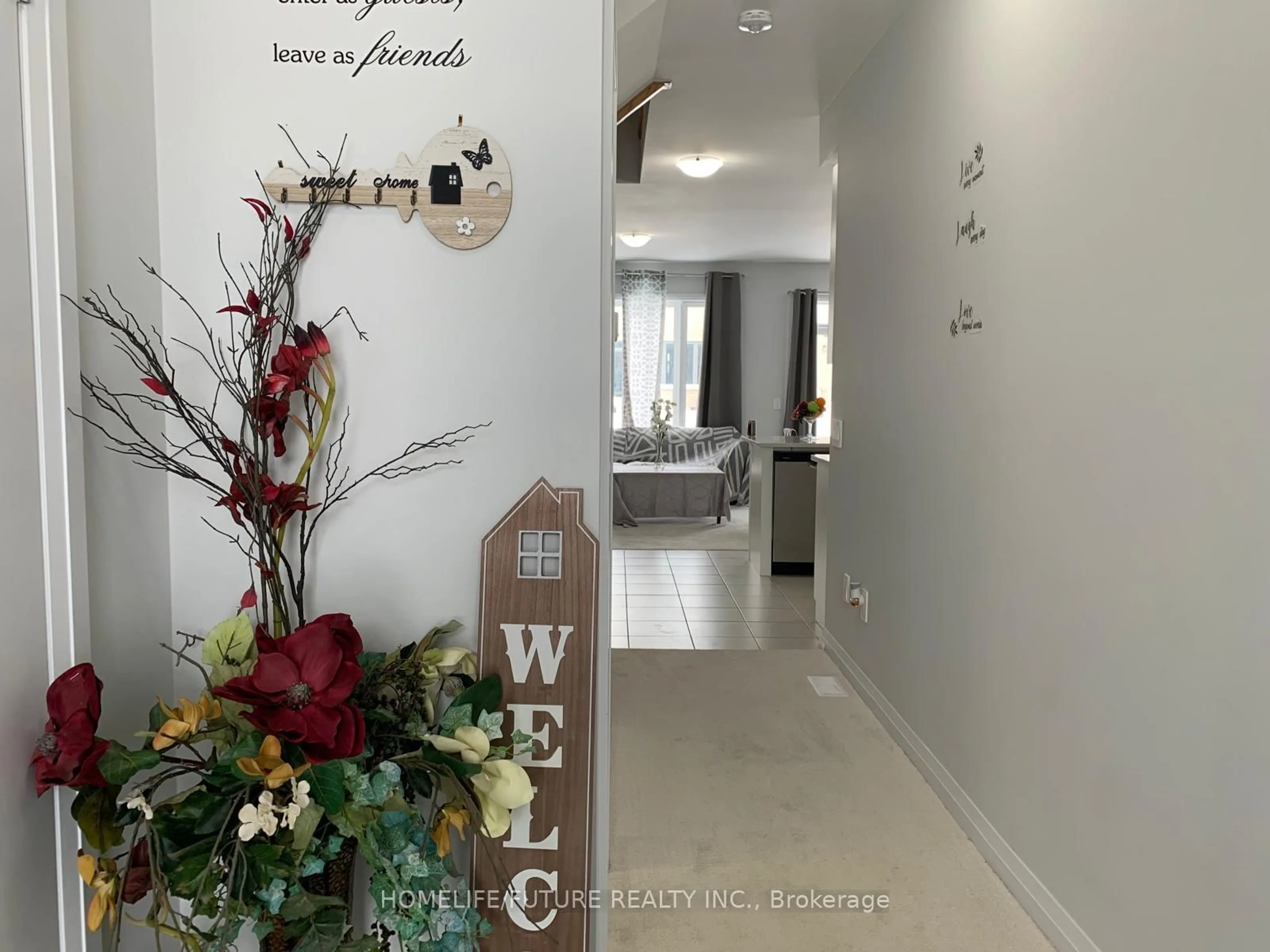 Indoor foyer for 42 Keenan St, Kawartha Lakes Ontario K9V 6C2