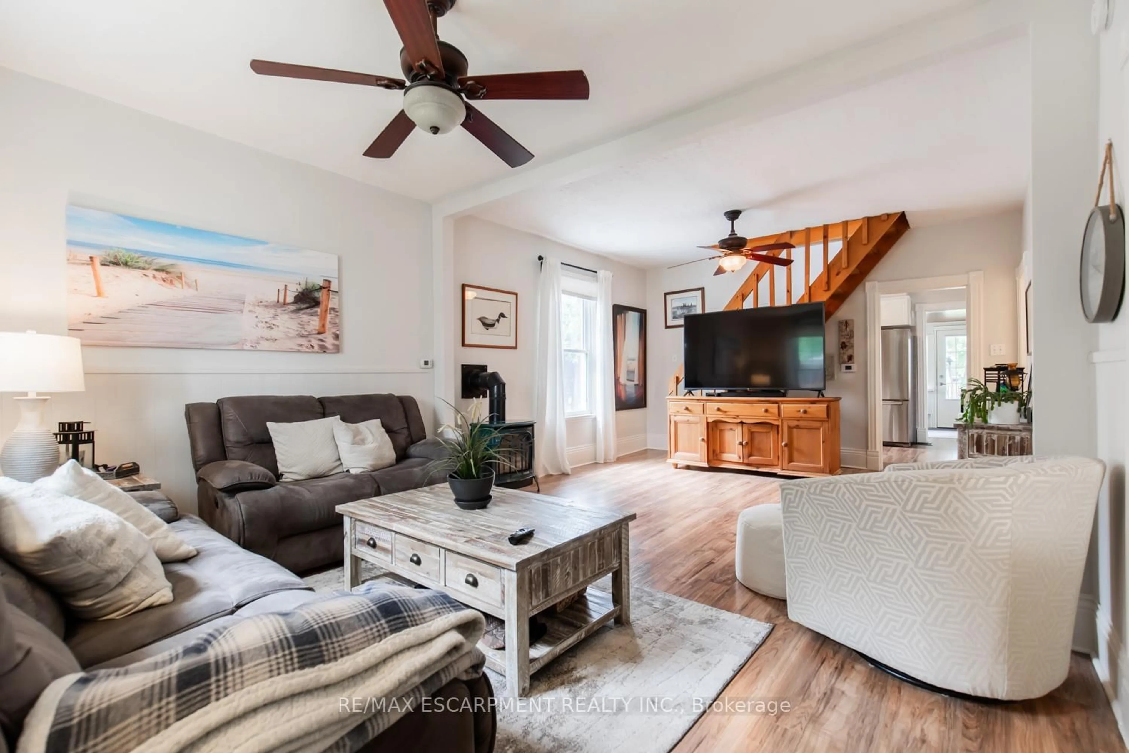 Living room with furniture, unknown for 163 Campbell St, Brantford Ontario N3S 5B4