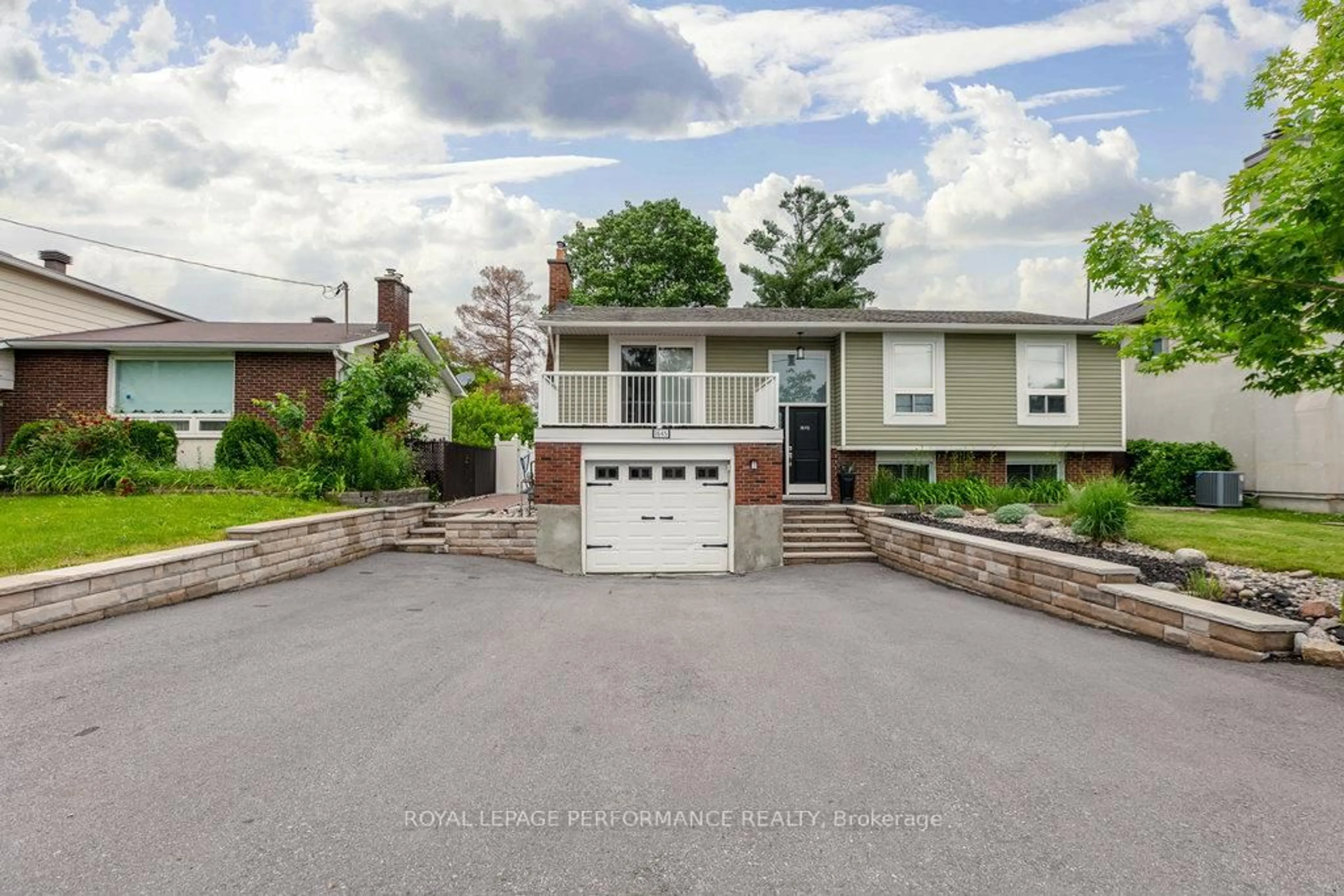 Unknown for 1645 Fisher Ave, Ottawa Ontario K2C 1X8