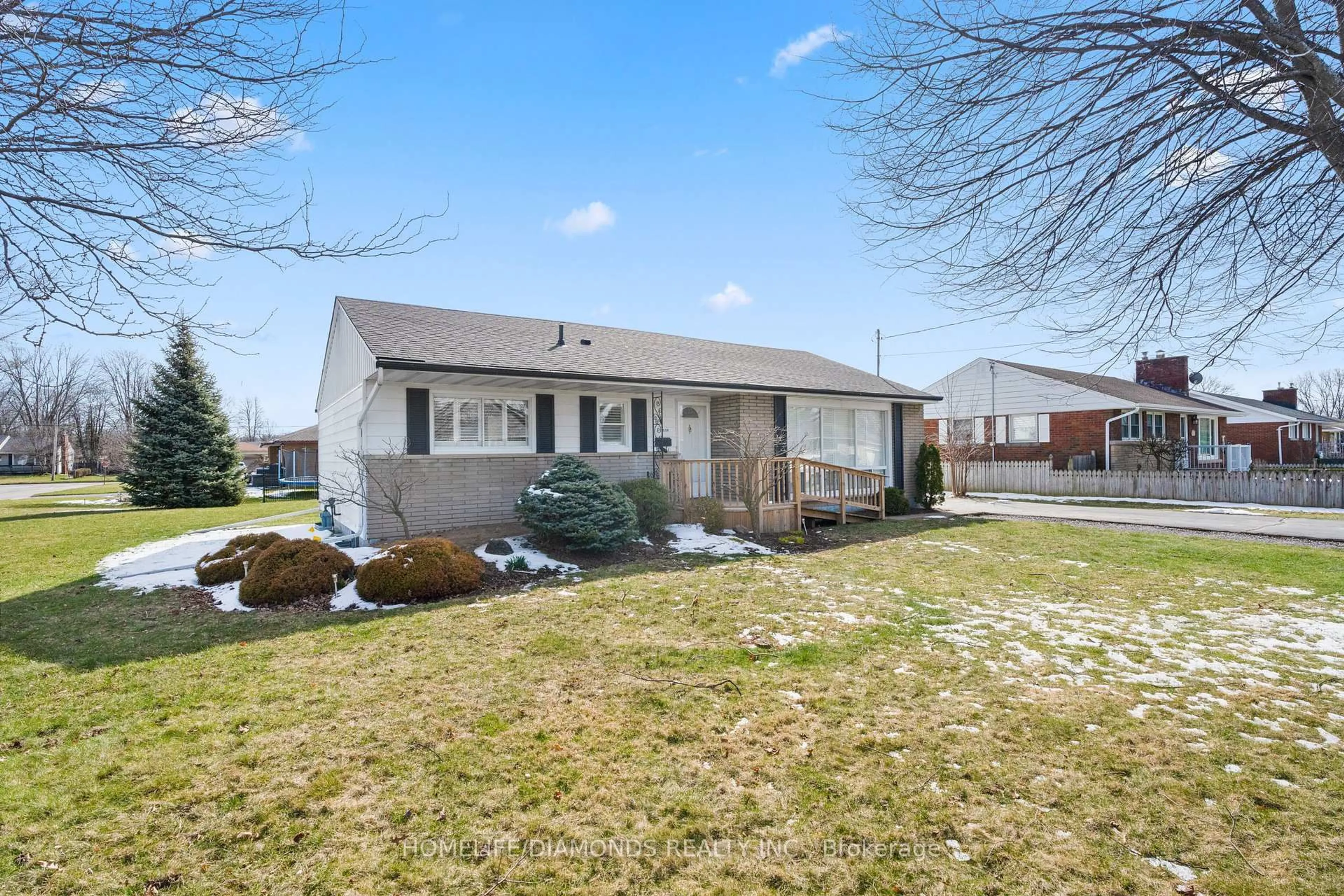 Unknown for 538 Lloyd Ave, Welland Ontario L3C 2Z5