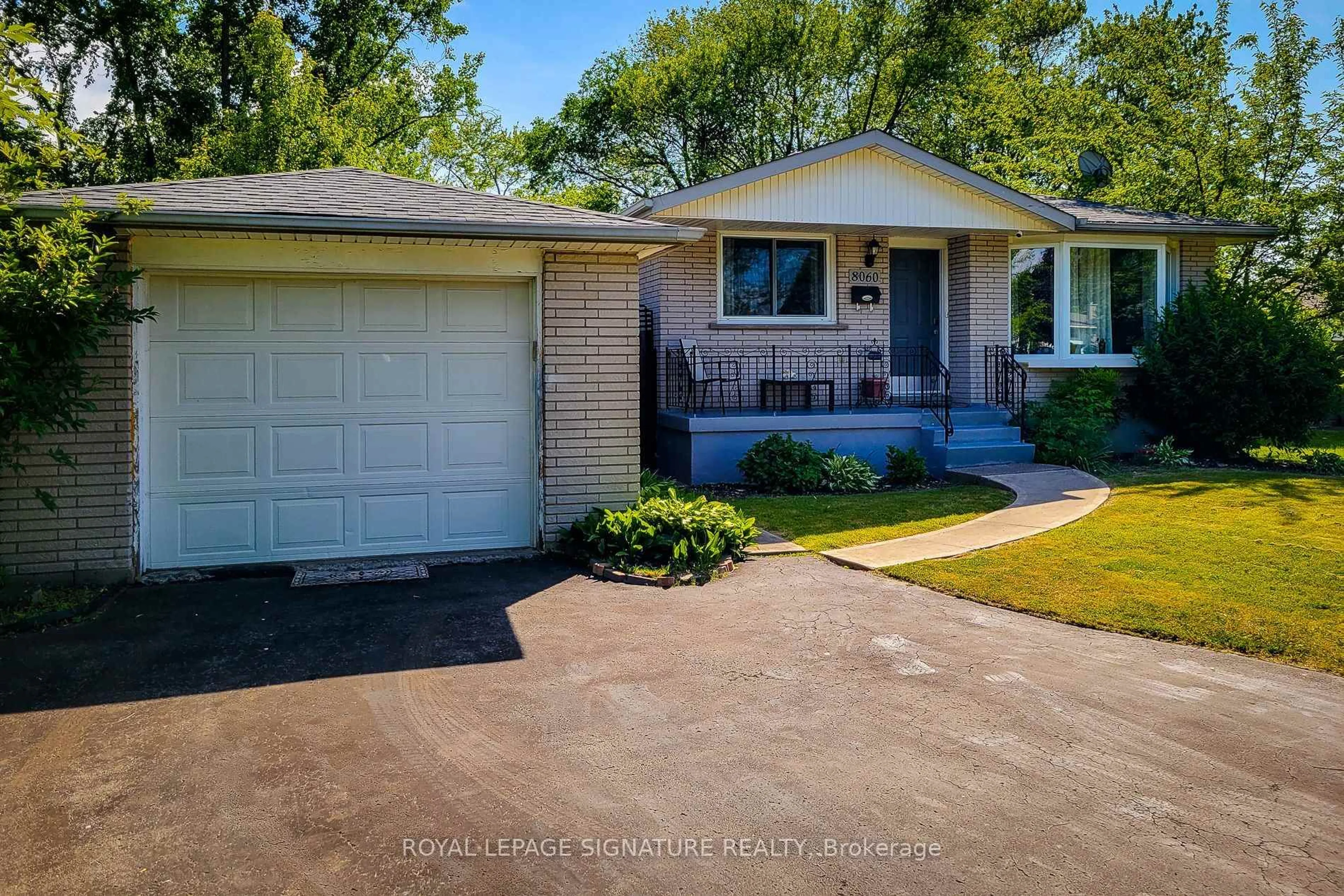 Home with vinyl exterior material, street for 8060 Beaverdams Rd, Niagara Falls Ontario L2H 1R8