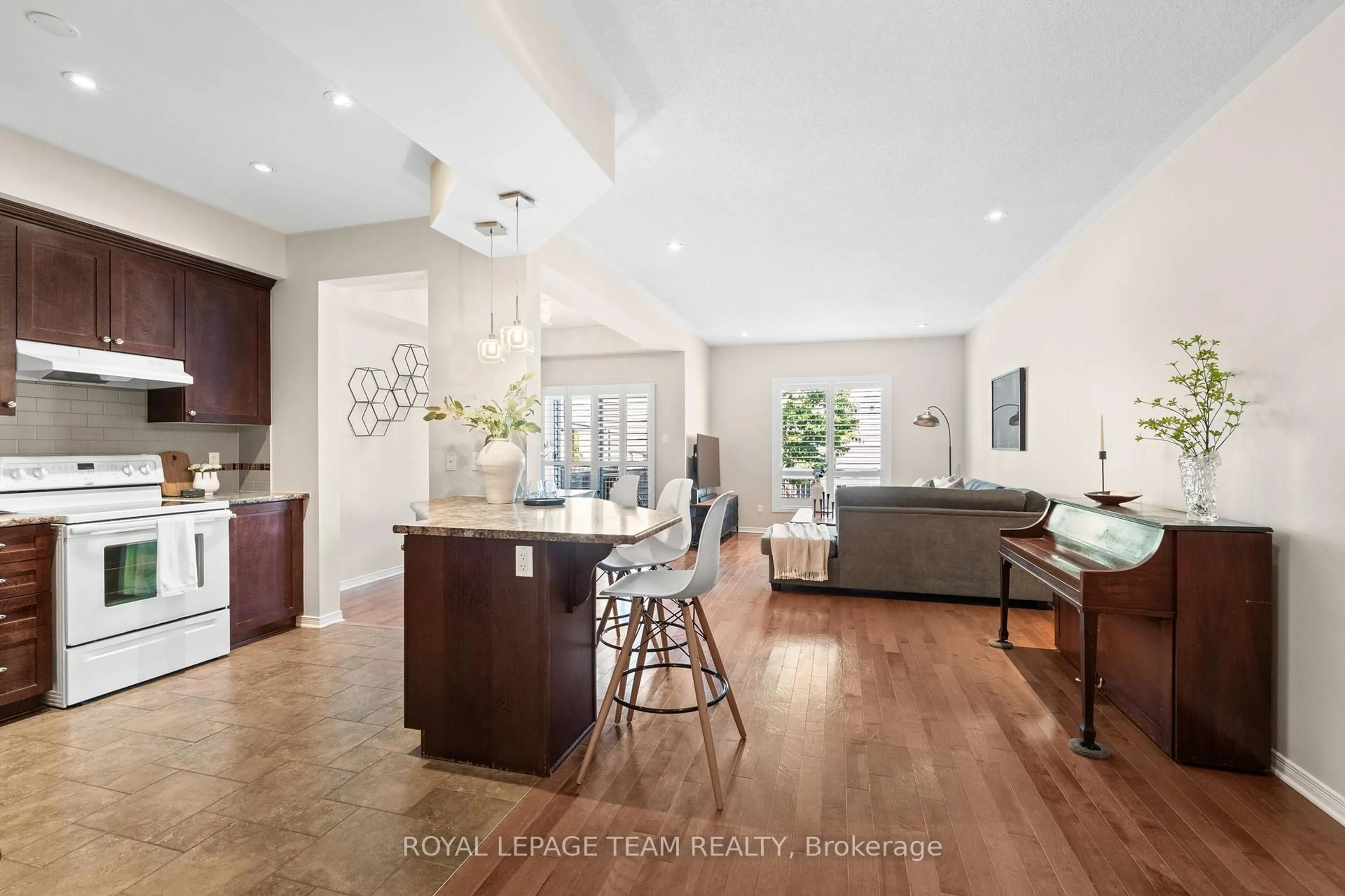 Open concept kitchen, unknown for 915 Torovin Private, Ottawa Ontario K1B 0A4