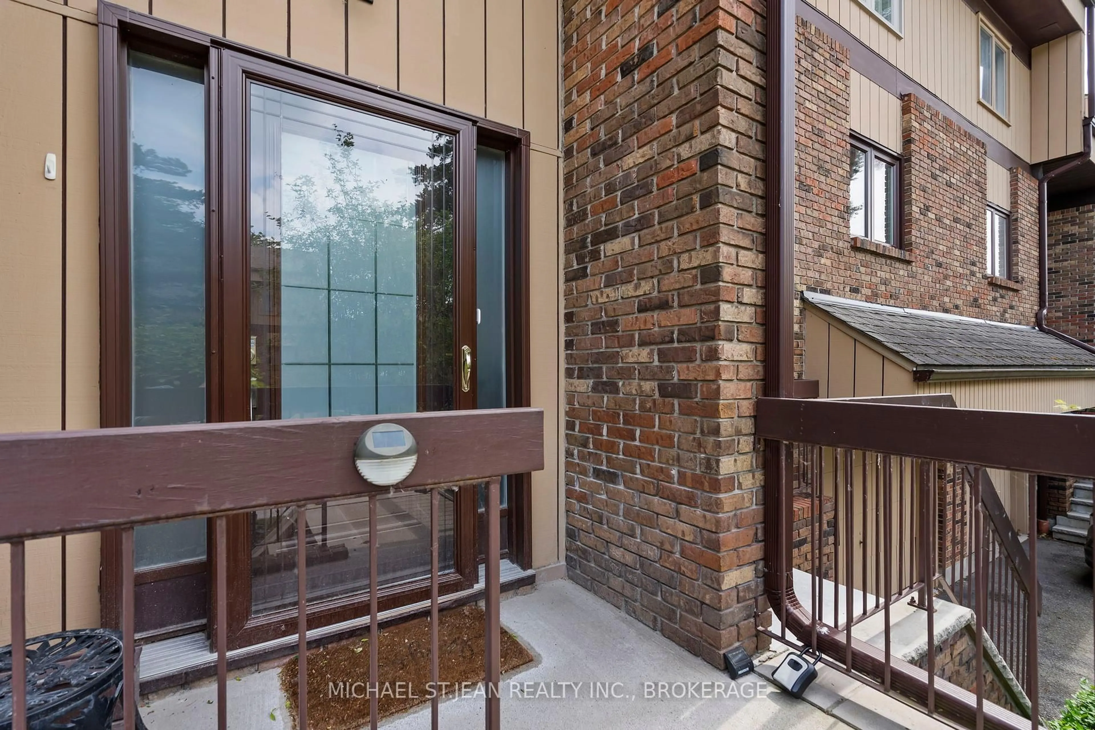 Patio, unknown for 178 Scott St #21, St. Catharines Ontario L2N 6Y5