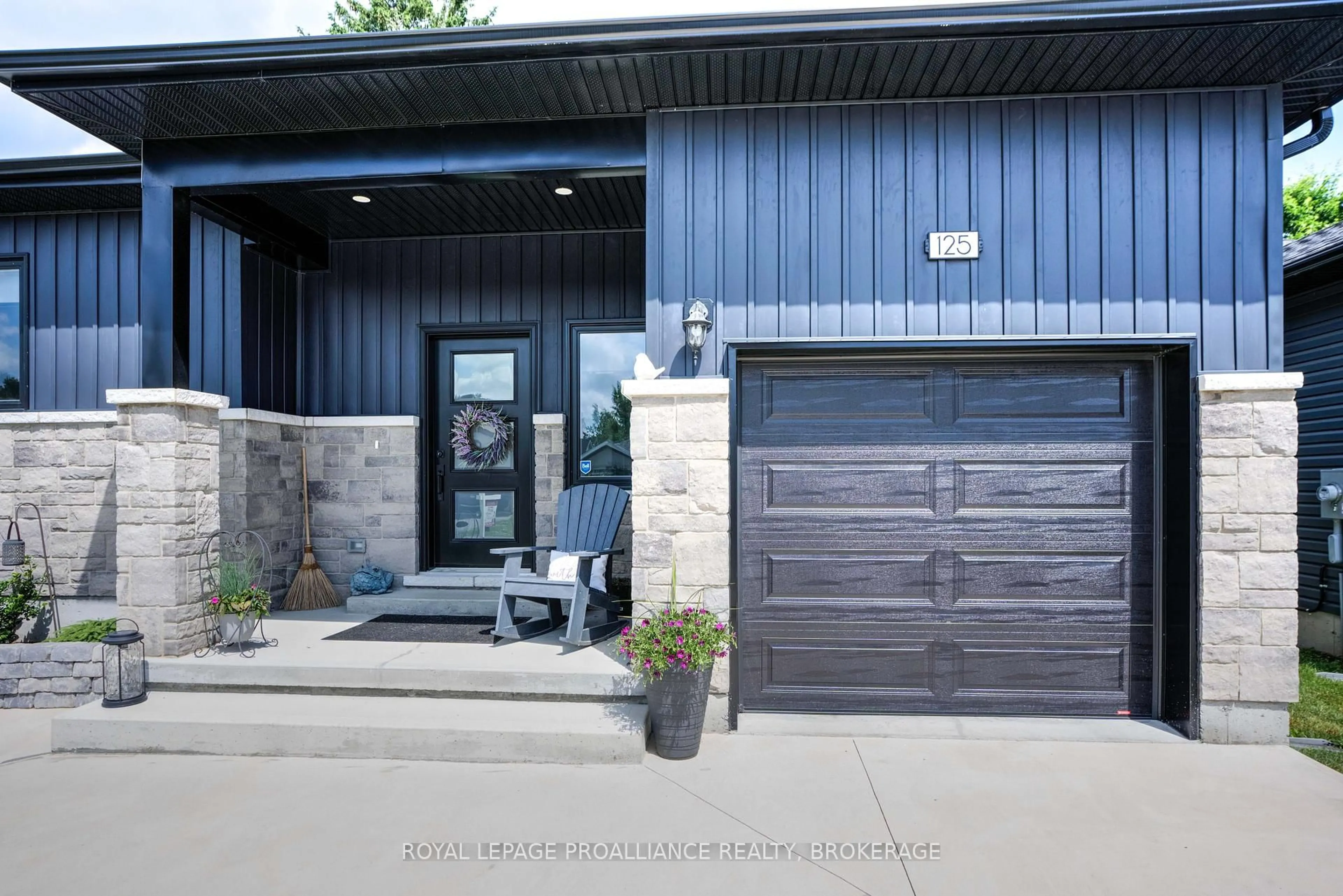 Unknown for 125 Maplecroft Crt, Gananoque Ontario K7G 0A6