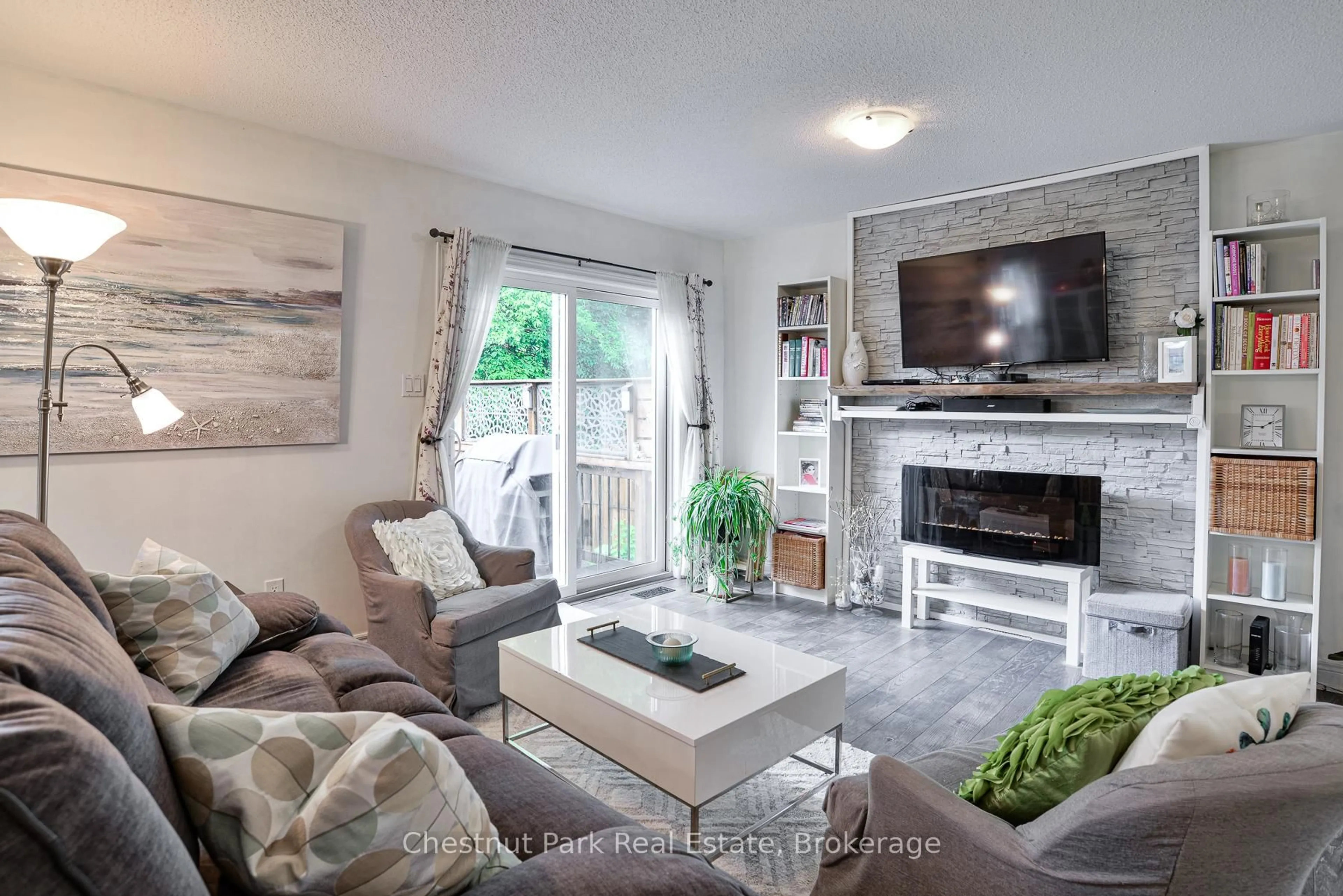 Living room with furniture, unknown for 180 Pine St, Gravenhurst Ontario P1P 1B1