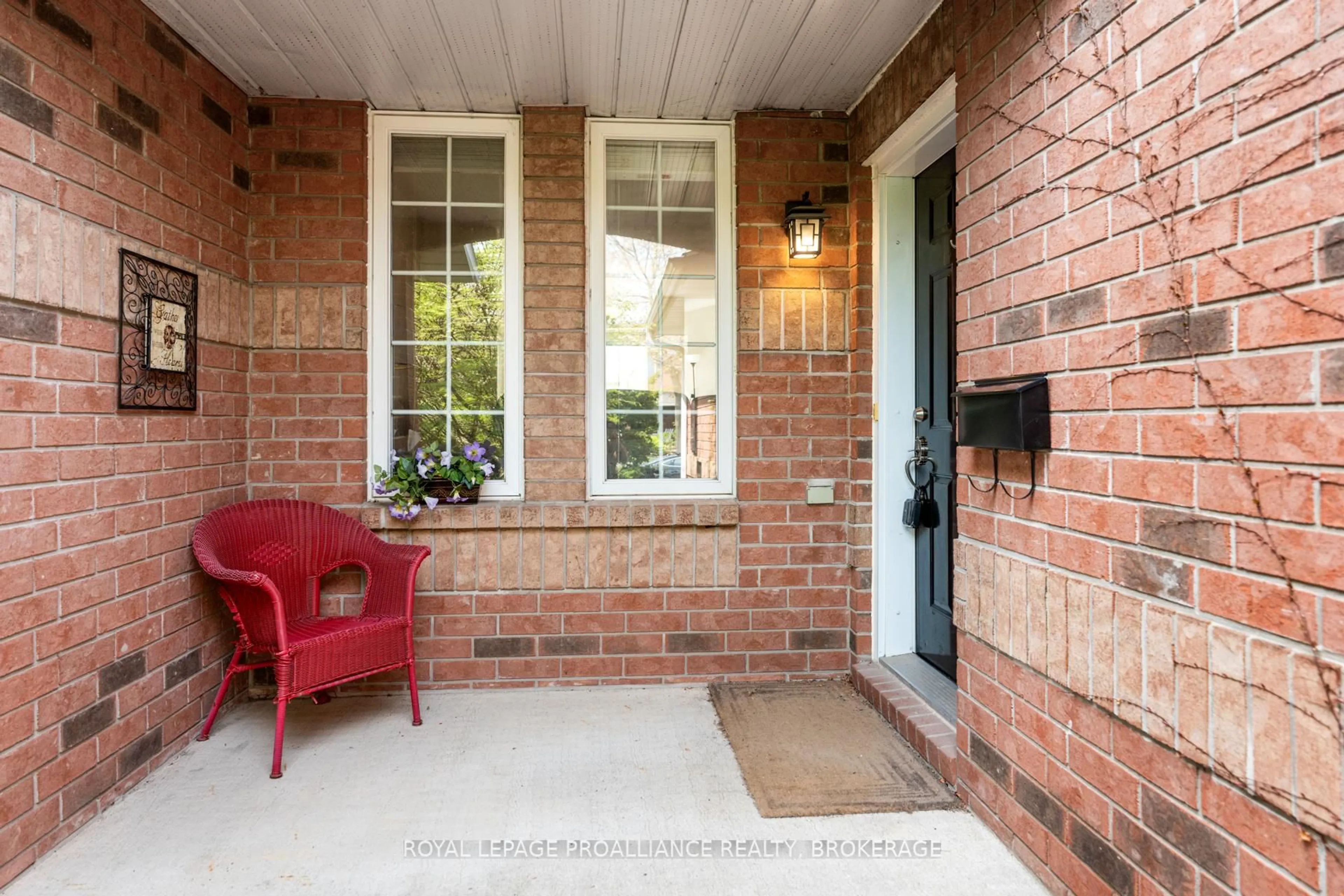 Home with brick exterior material, street for 557 Quail Crt, Kingston Ontario K7M 8Z4