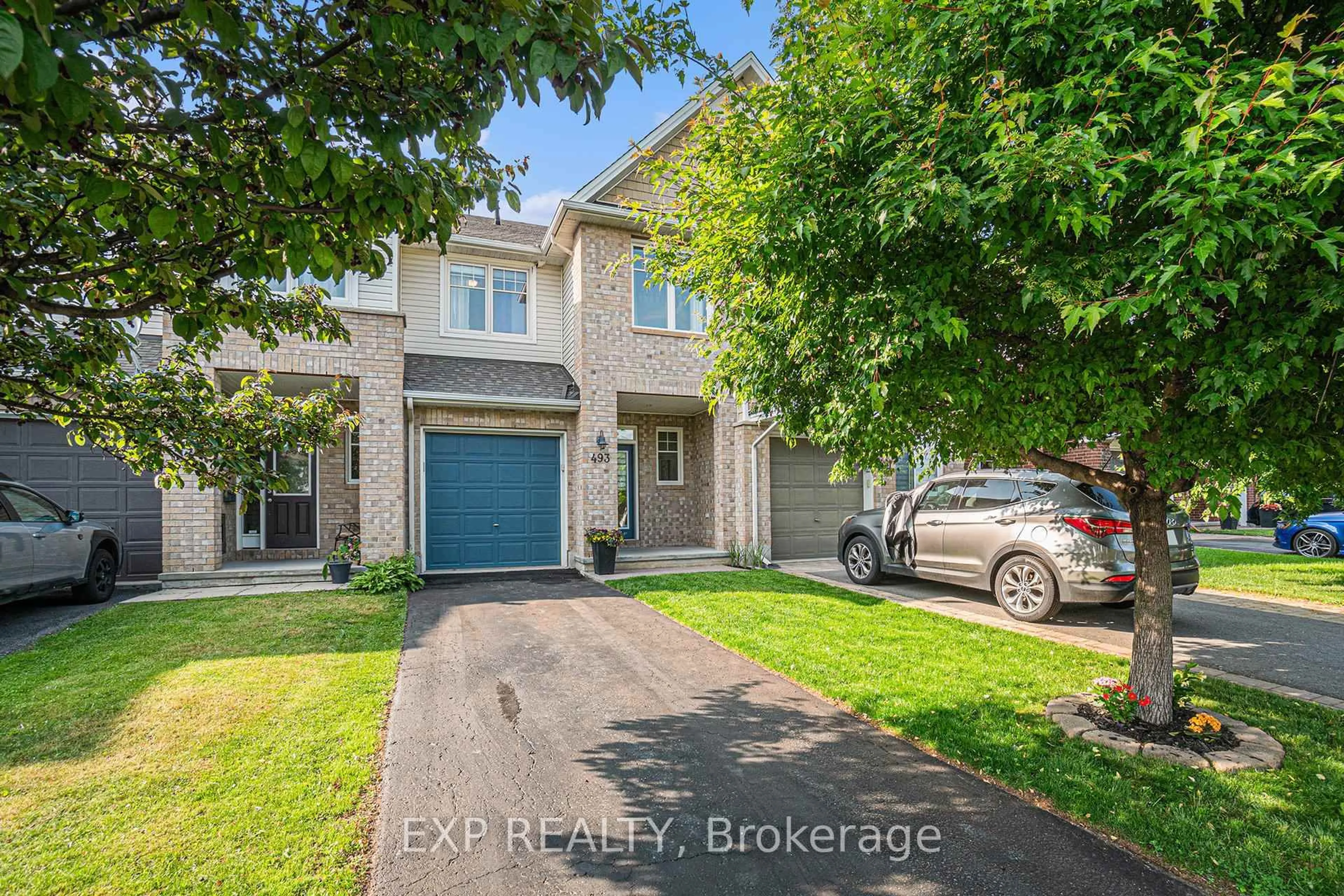 A pic from outside/outdoor area/front of a property/back of a property/a pic from drone, street for 493 Rochefort Circ, Ottawa Ontario K4A 0M9