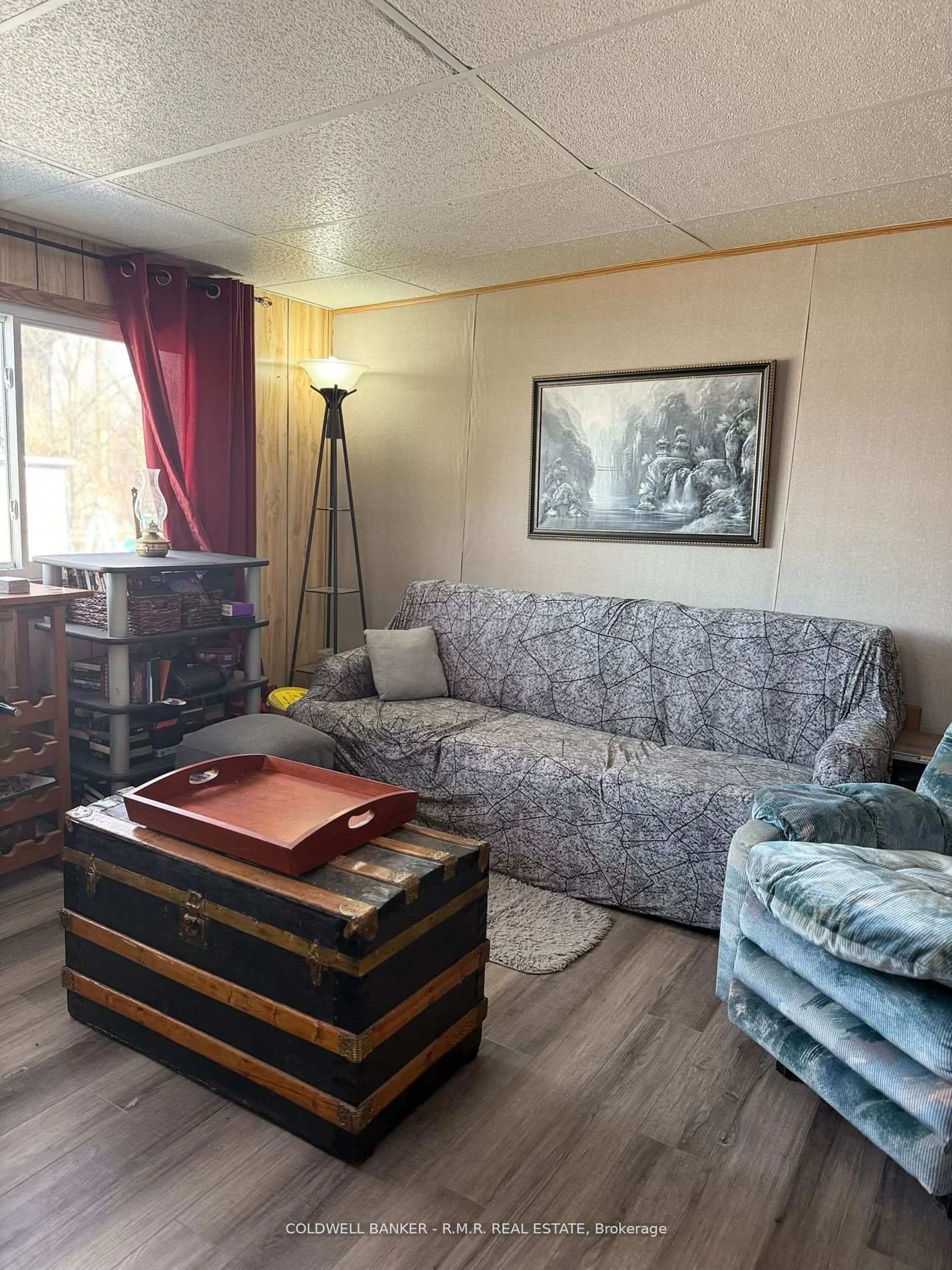 Living room with furniture, unknown for 10 Driftwood Cres, Kawartha Lakes Ontario K9V 0K1