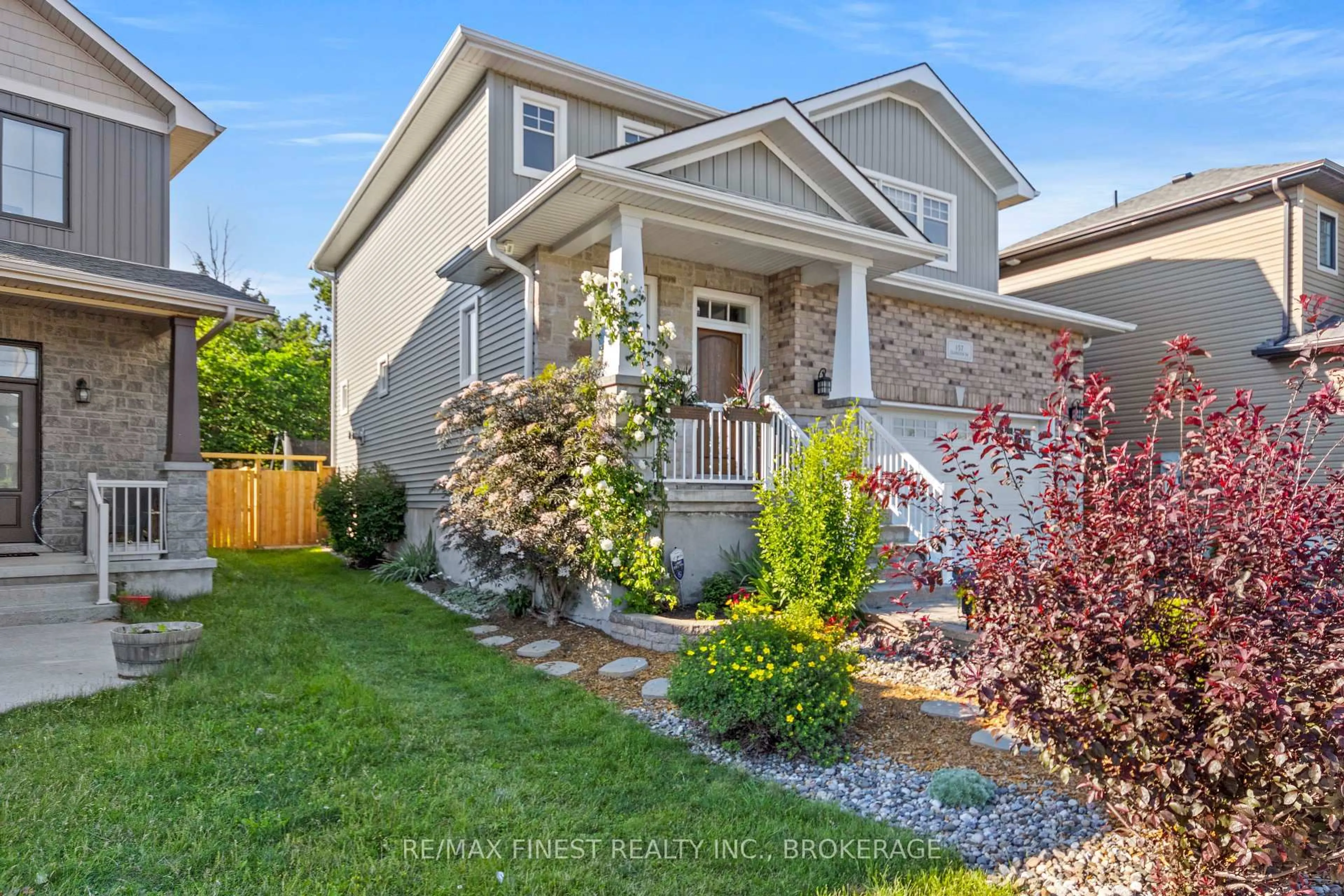 Home with vinyl exterior material, street for 157 Islandview Dr, Amherstview Ontario K7N 0A5
