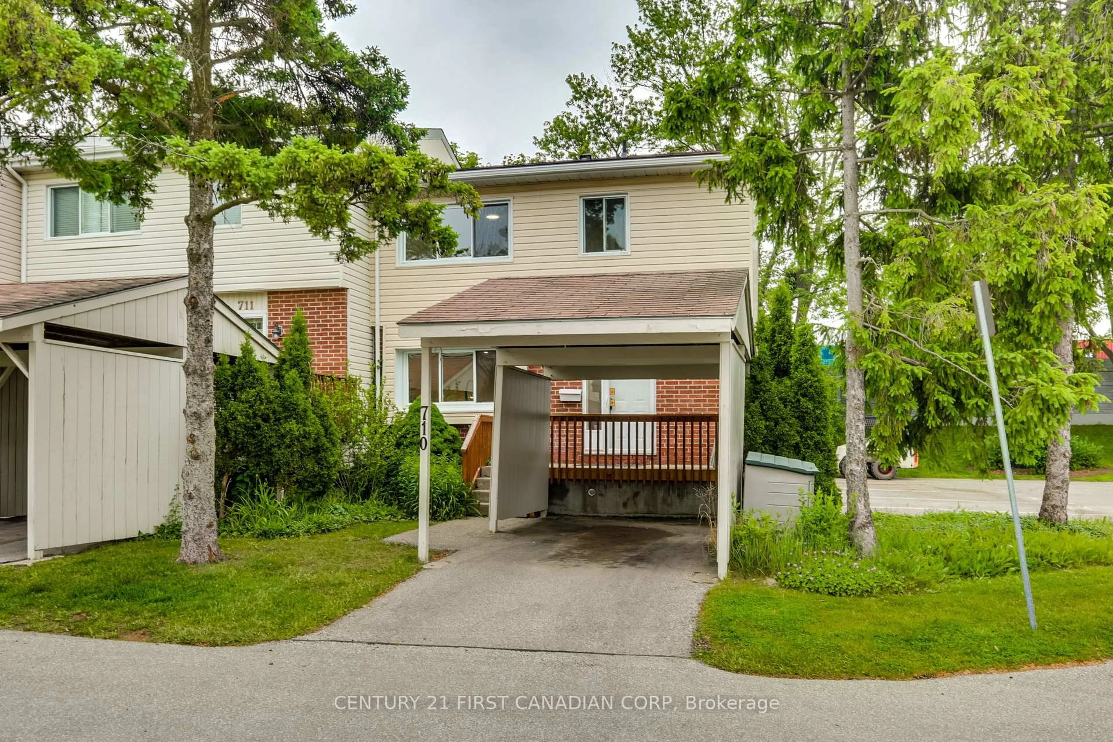Unknown for 710 Wilkins St, London South Ontario N6C 4Z9