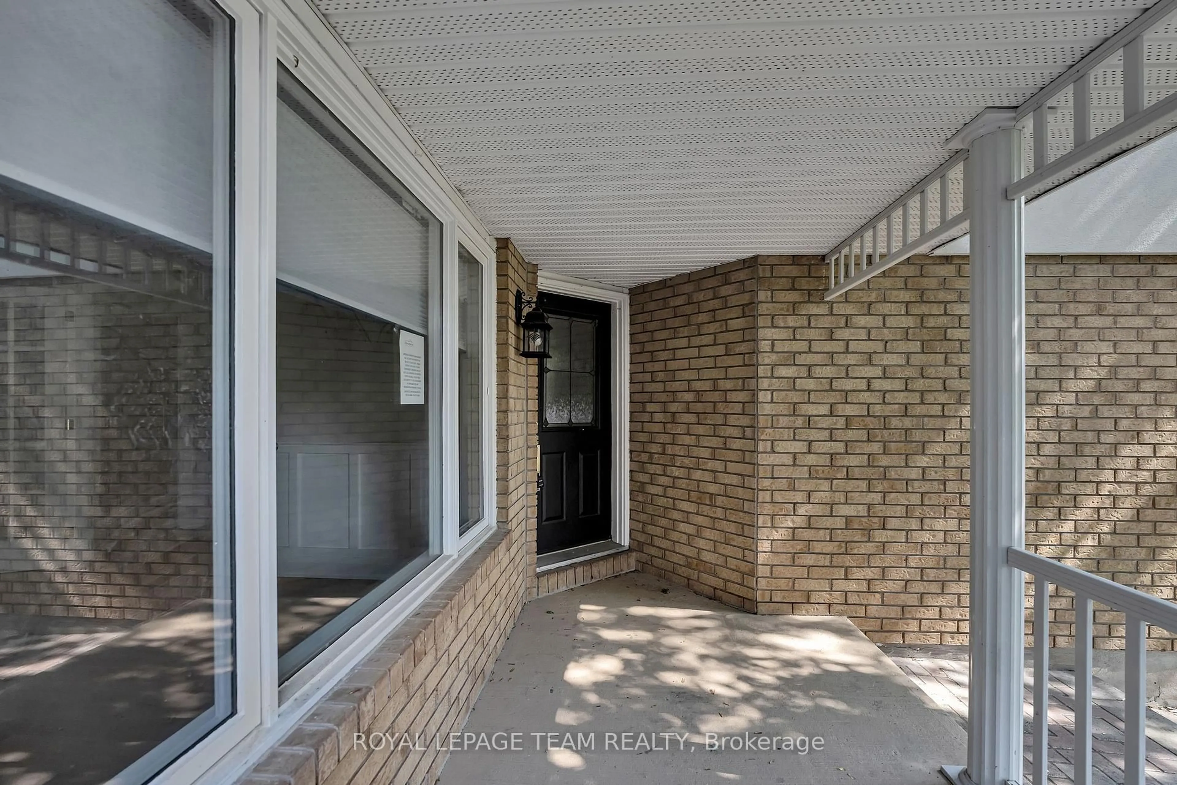 Unknown for 2207 Nature Trail Cres, Ottawa Ontario K1W 1E7