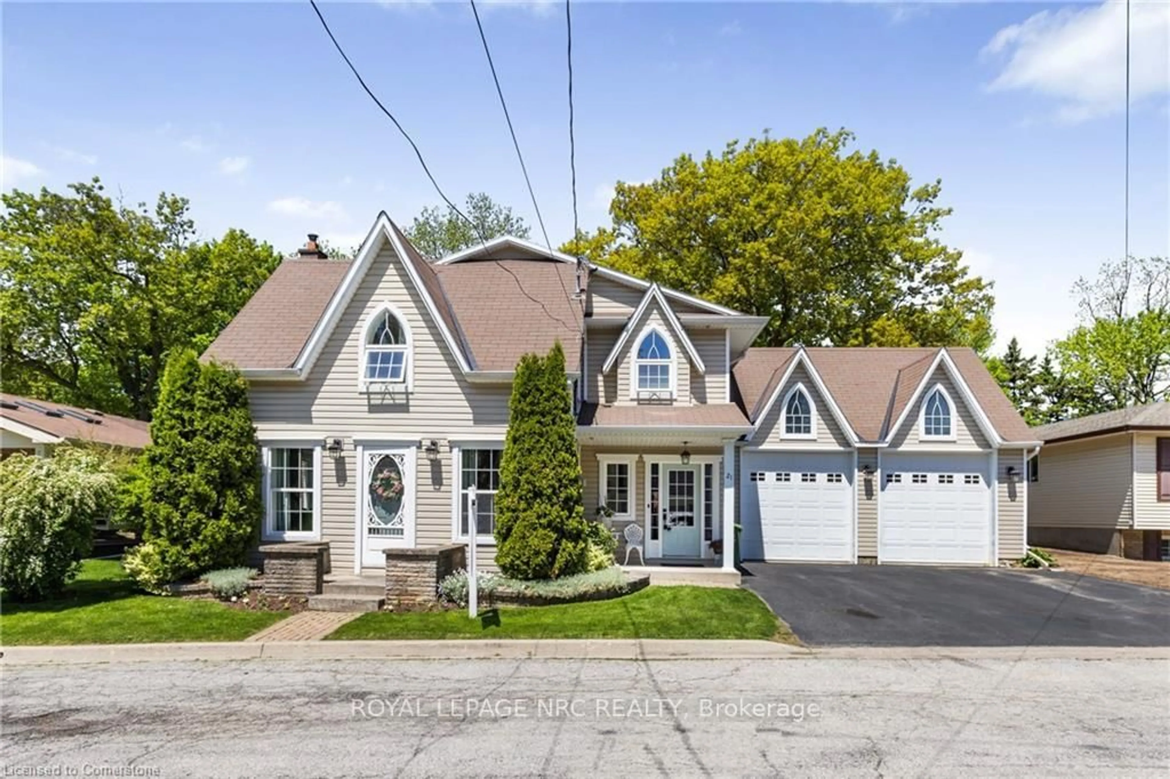 Home with brick exterior material, street for 21 Raglan St, Hamilton Ontario L0R 2H0