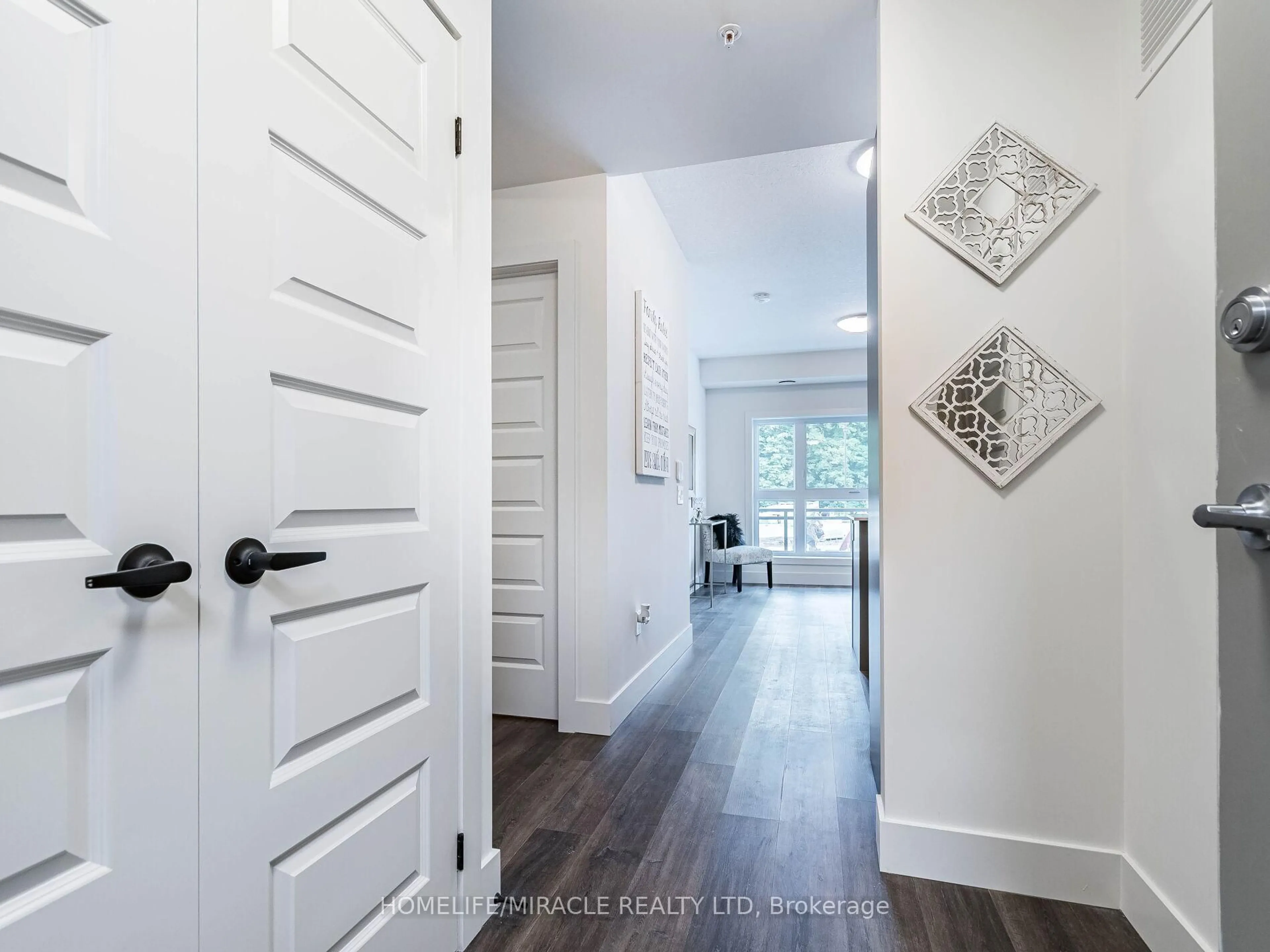 Indoor entryway for 1101 Lackner Pl #T2, Kitchener Ontario N2A 0L3