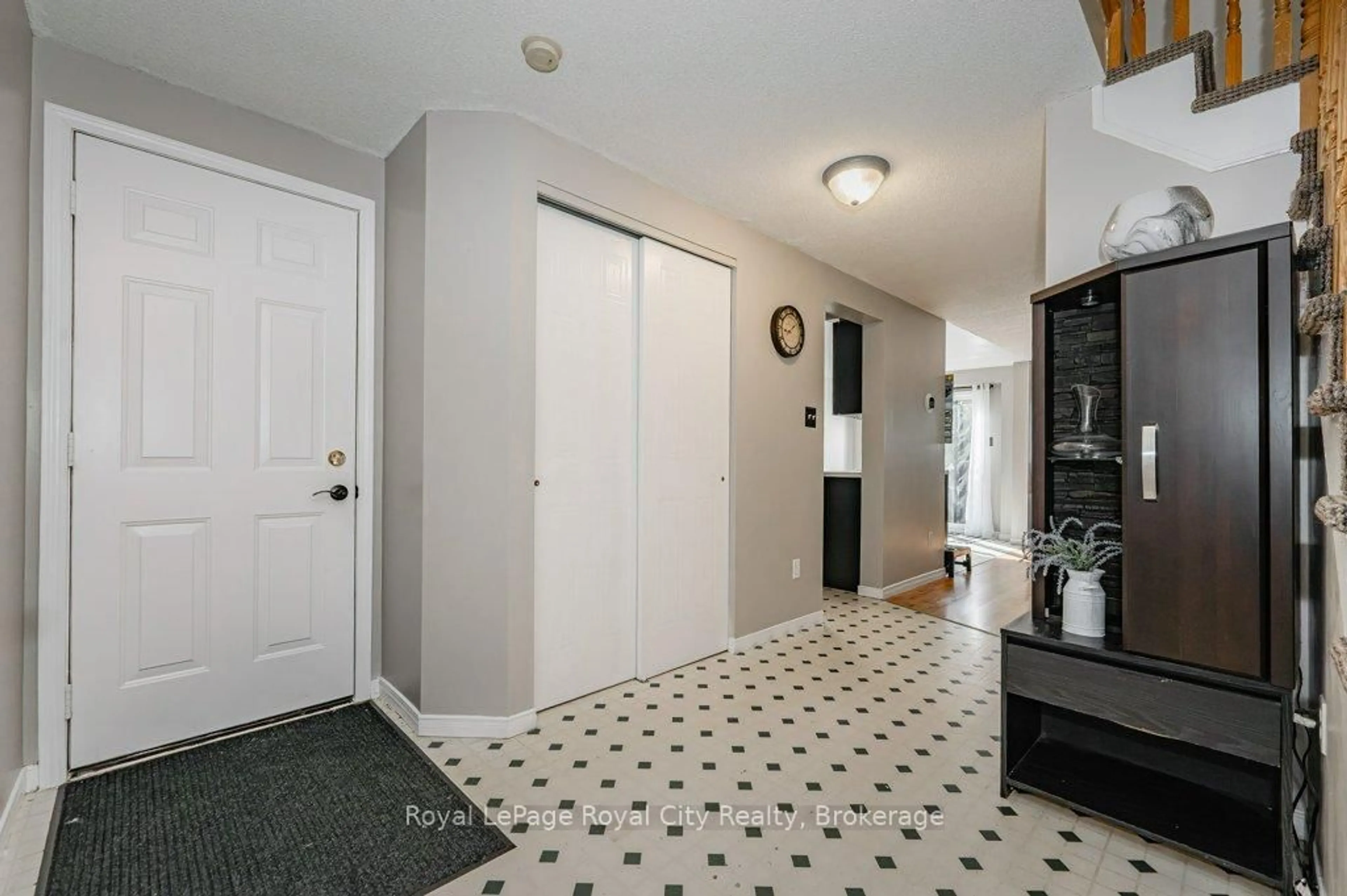 Indoor entryway for 260 Tait Cres, Centre Wellington Ontario N1M 3P7