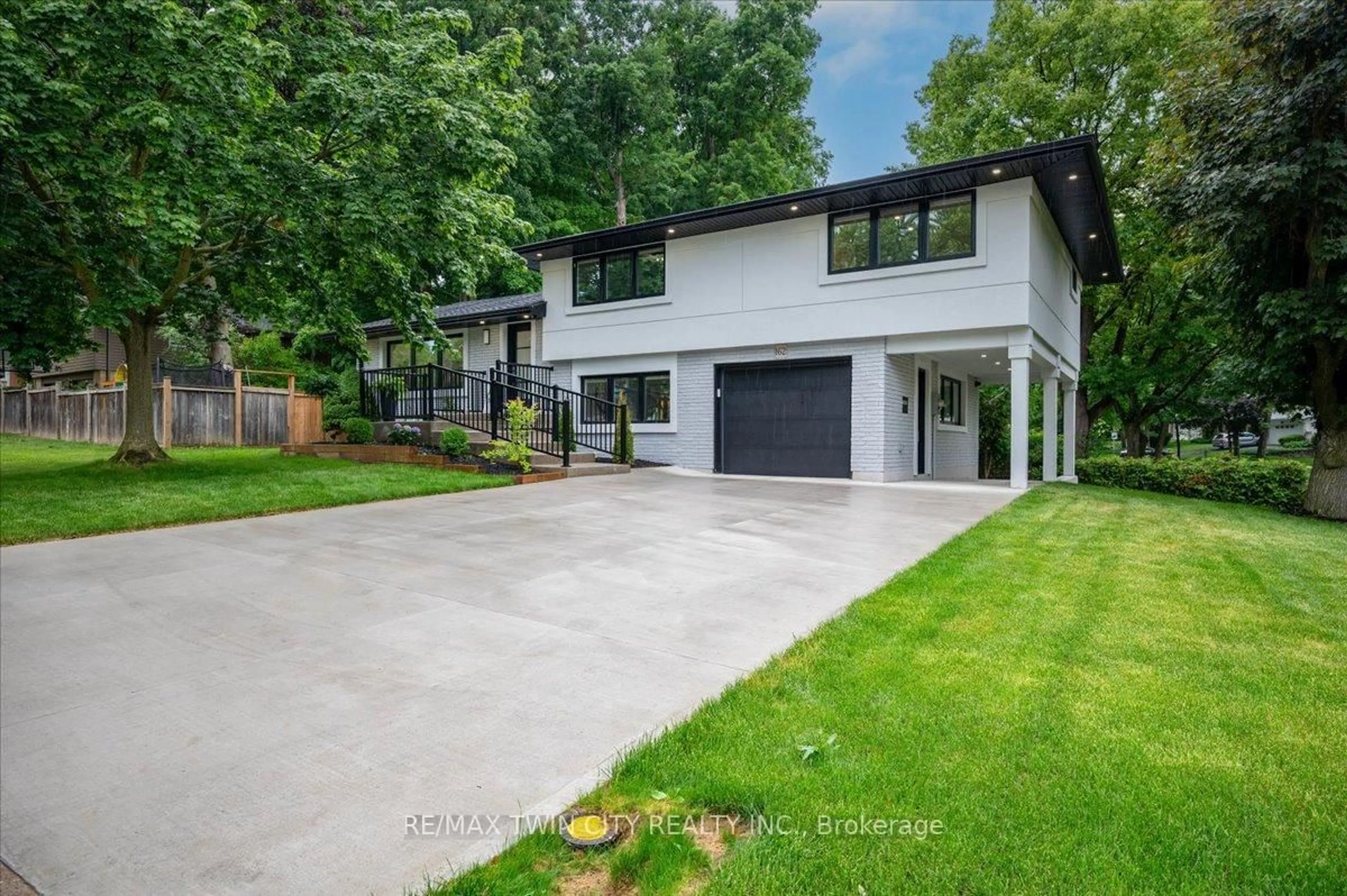 Unknown for 162 Greenbrook Dr, Kitchener Ontario N2M 4J7