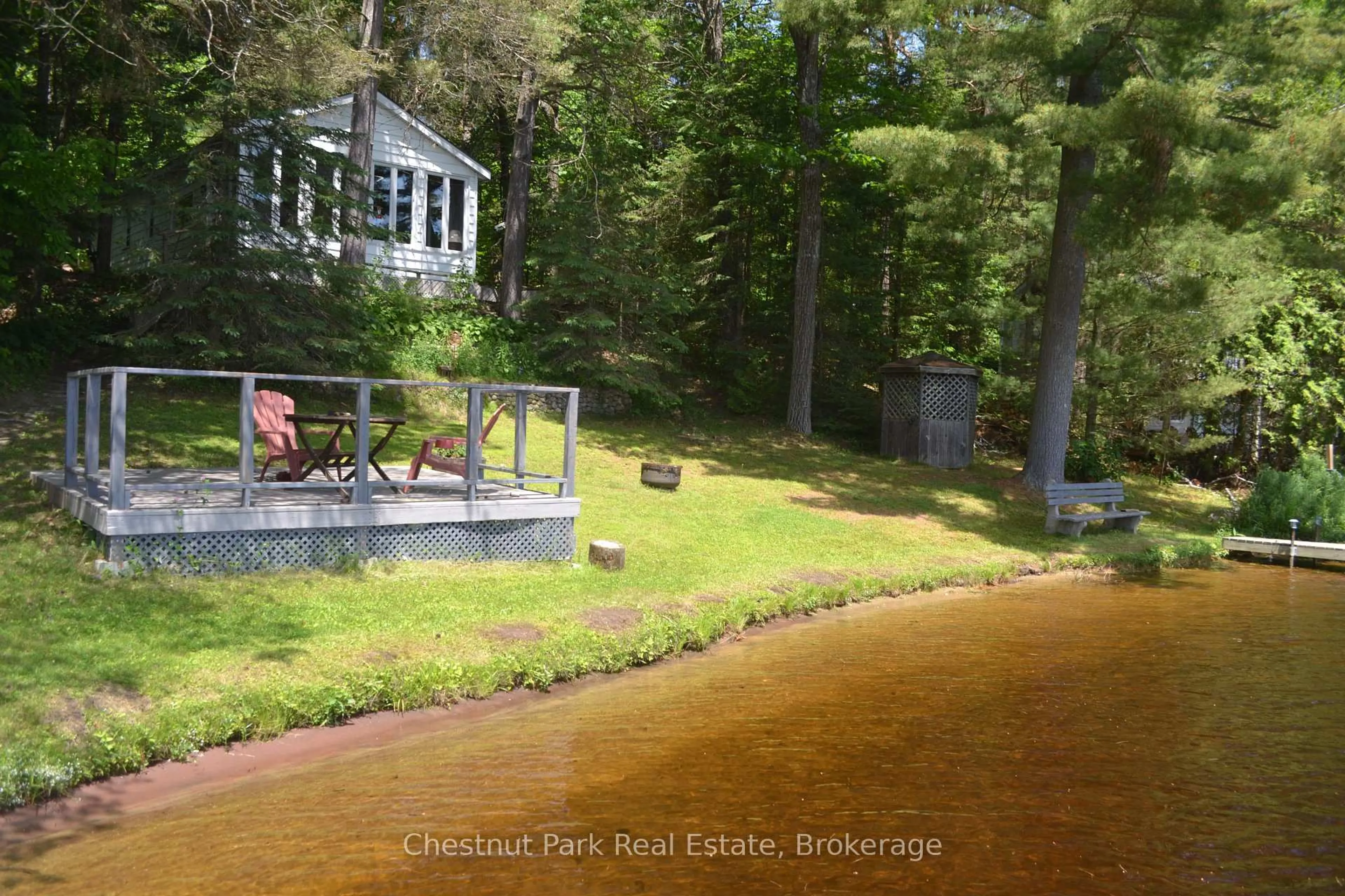 A pic from outside/outdoor area/front of a property/back of a property/a pic from drone, water/lake/river/ocean view for 1038 FITCHETT Lane, Gravenhurst Ontario P1P 1R3