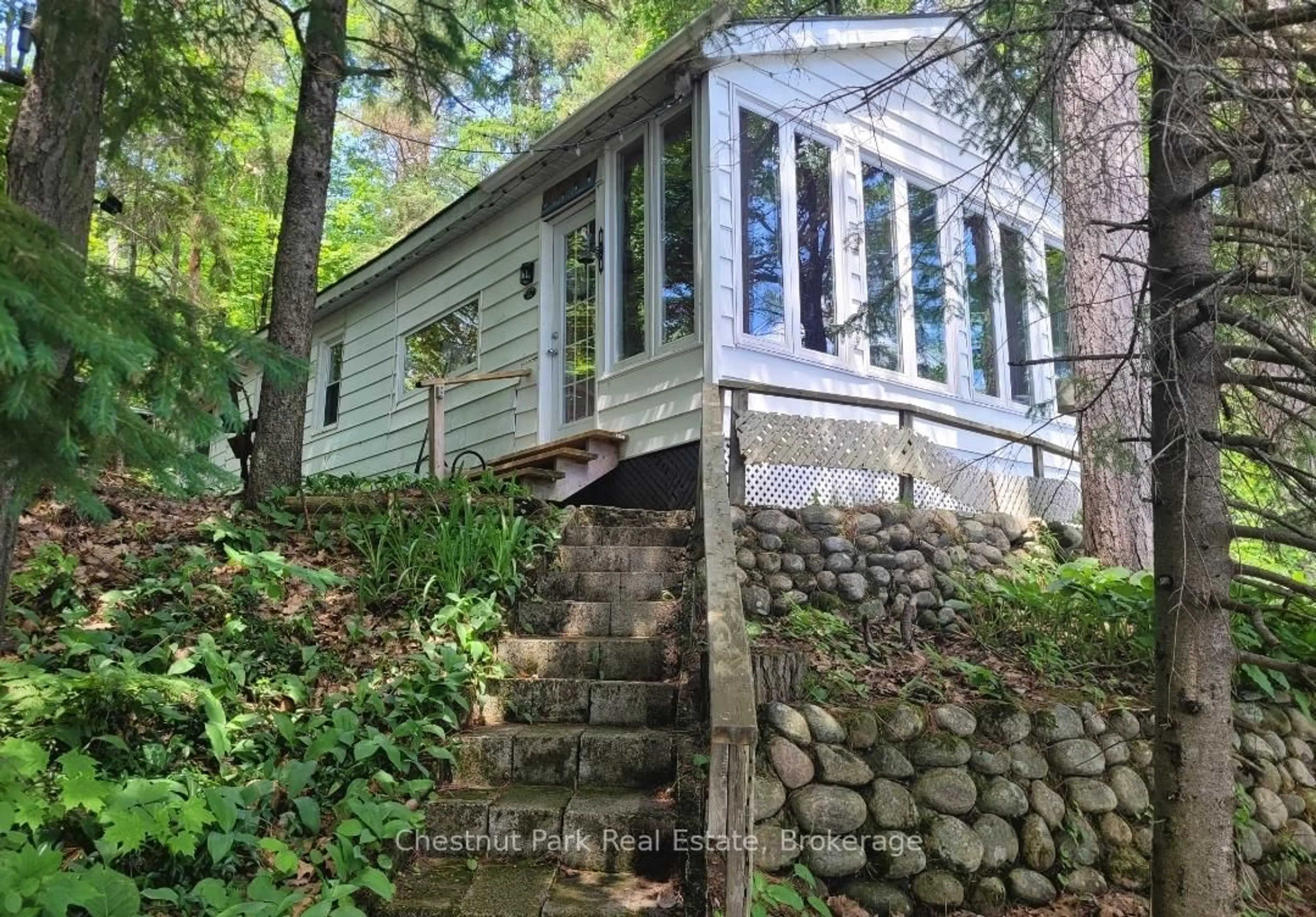 Unknown for 1038 FITCHETT Lane, Gravenhurst Ontario P1P 1R3