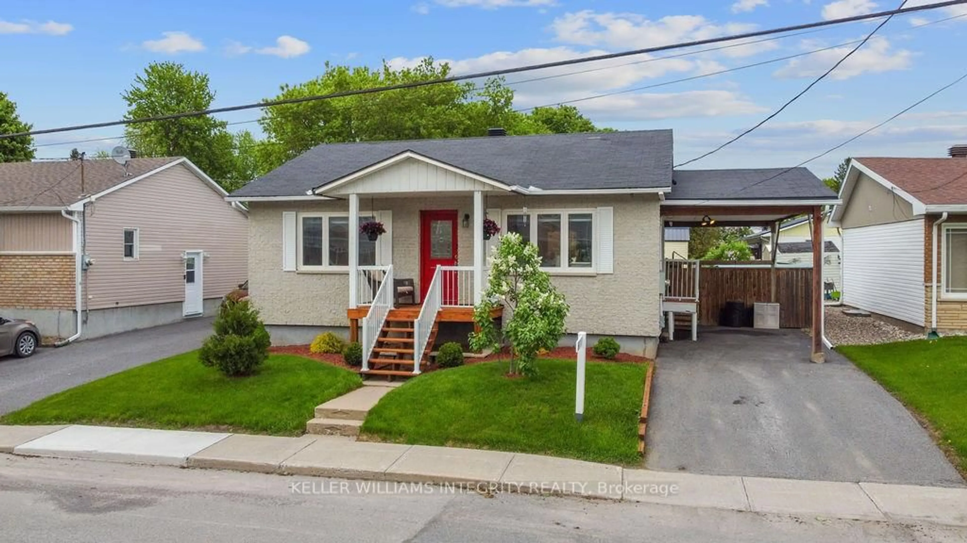 Home with vinyl exterior material, street for 3867 Champlain St, Clarence-Rockland Ontario K0A 1E0
