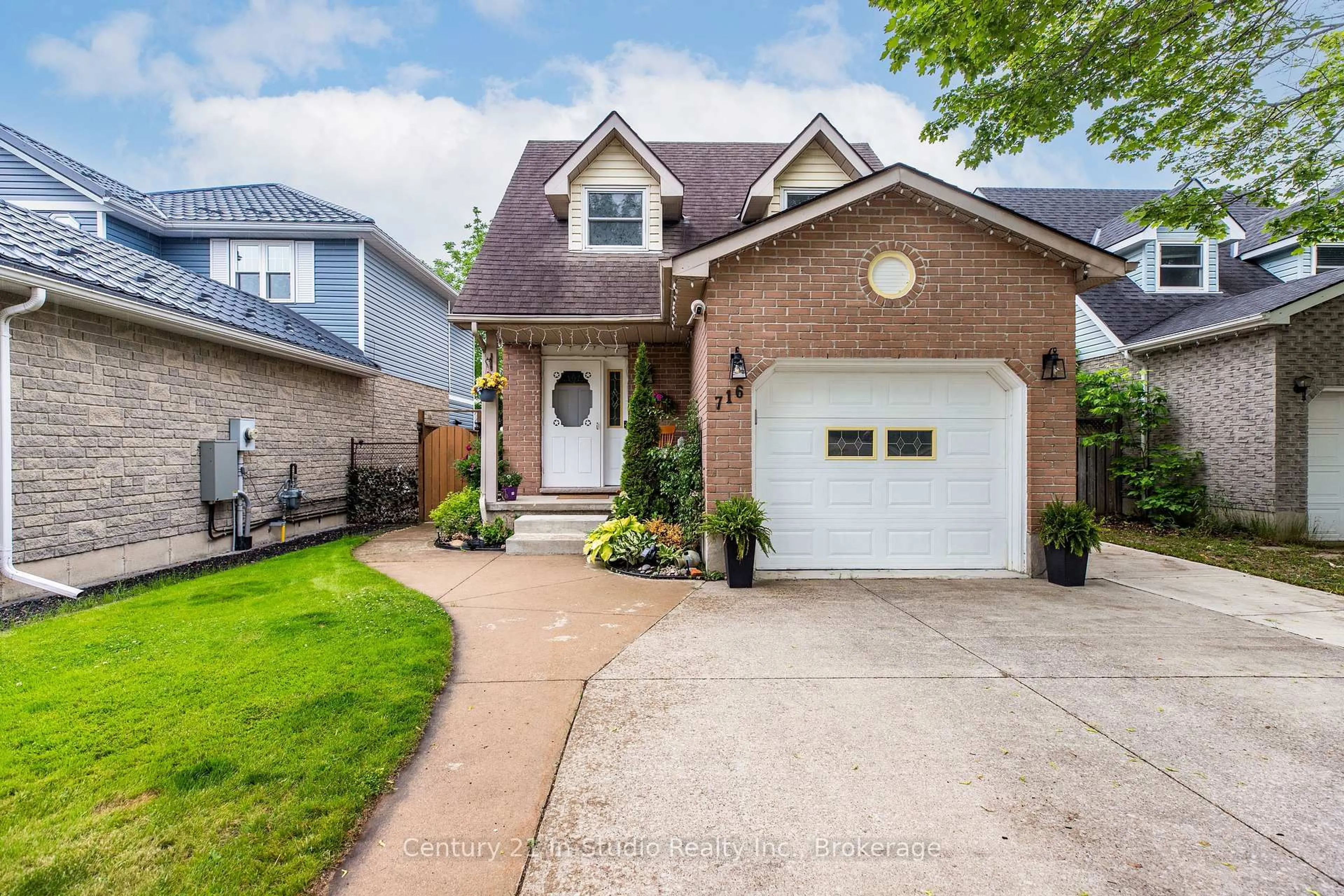 Home with brick exterior material, street for 716 MacKendrick Dr, Kincardine Ontario N2Z 3A4