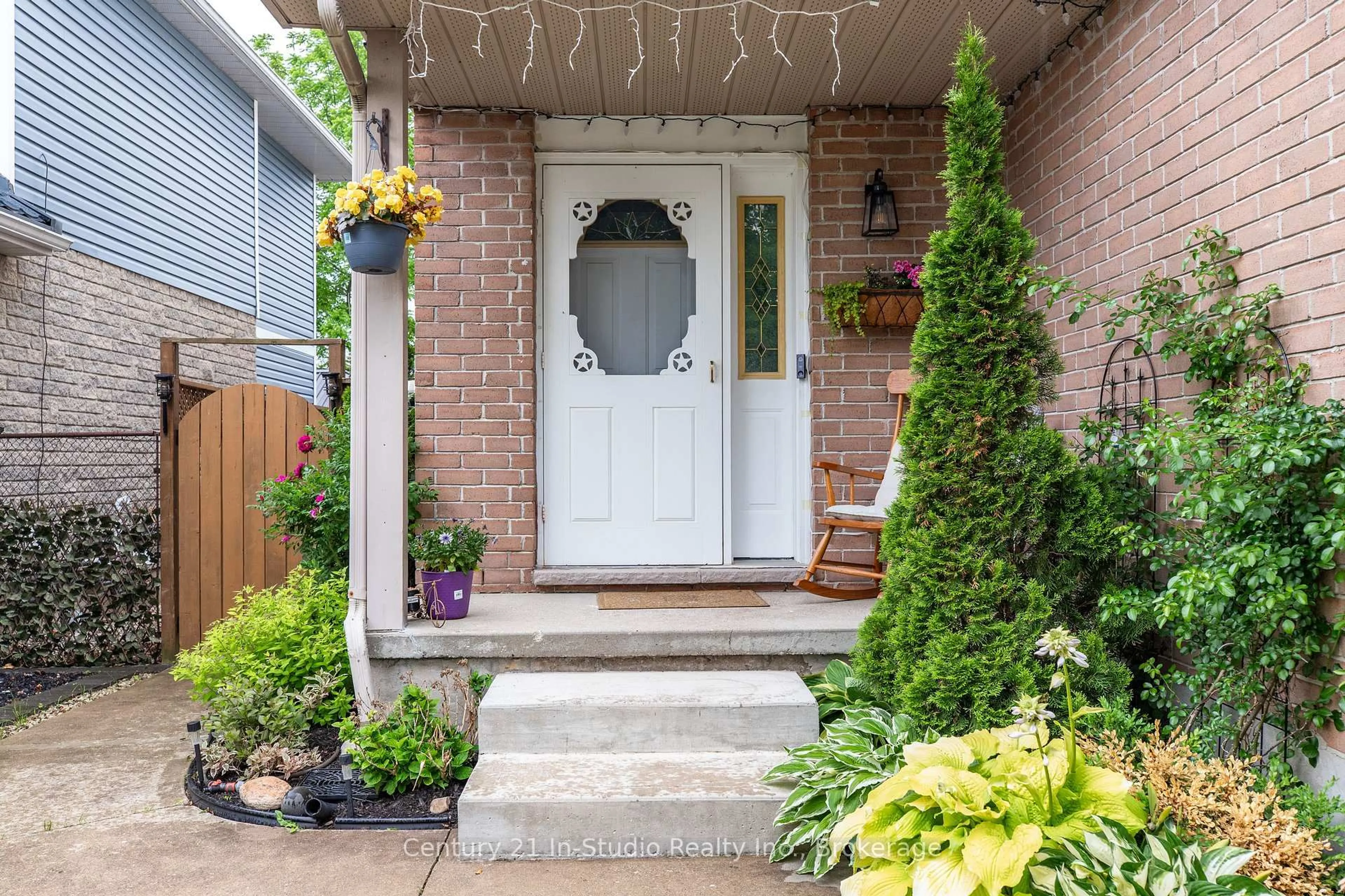 Indoor entryway for 716 MacKendrick Dr, Kincardine Ontario N2Z 3A4