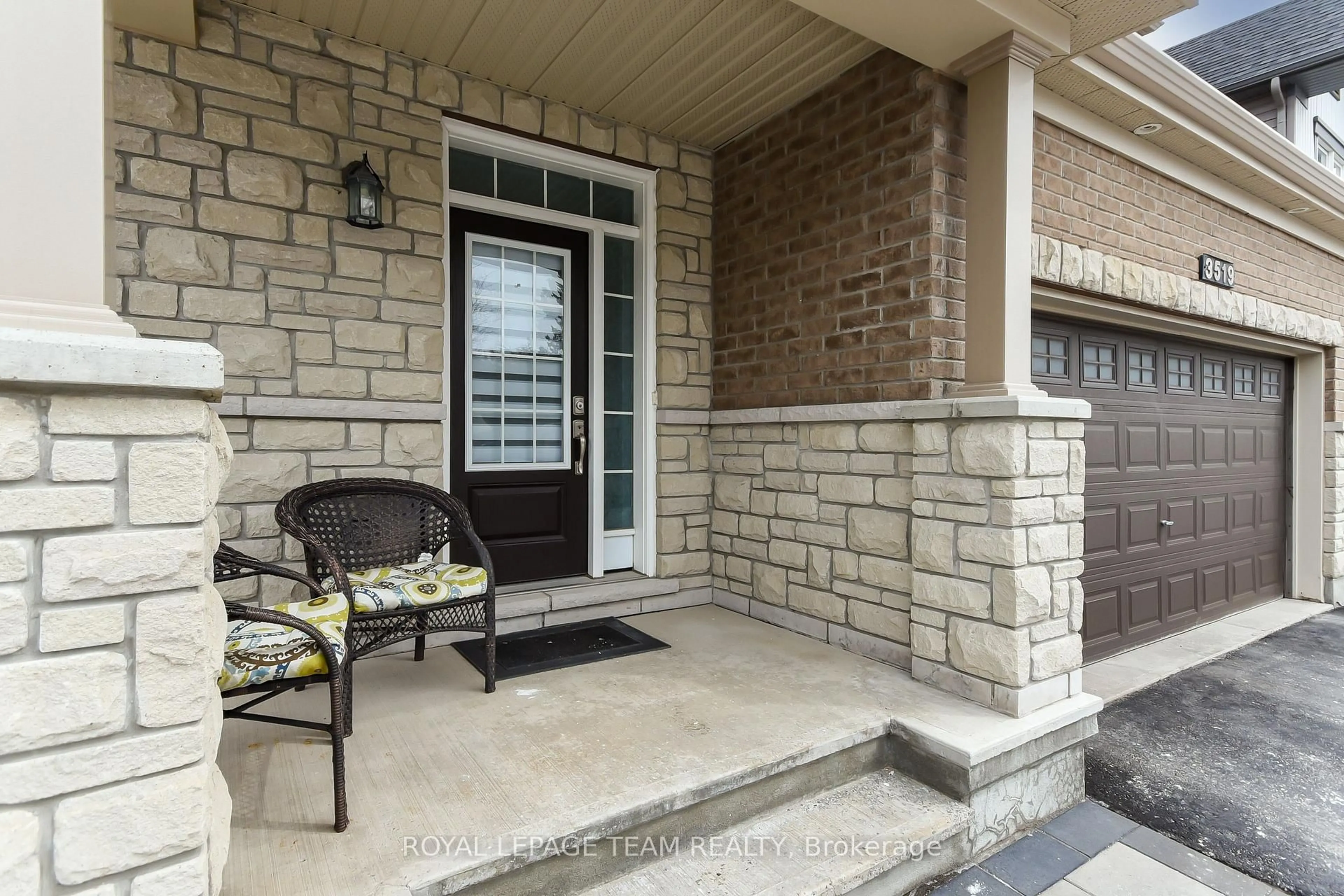 Unknown for 3519 Woodroffe Ave, Ottawa Ontario K2G 7A7