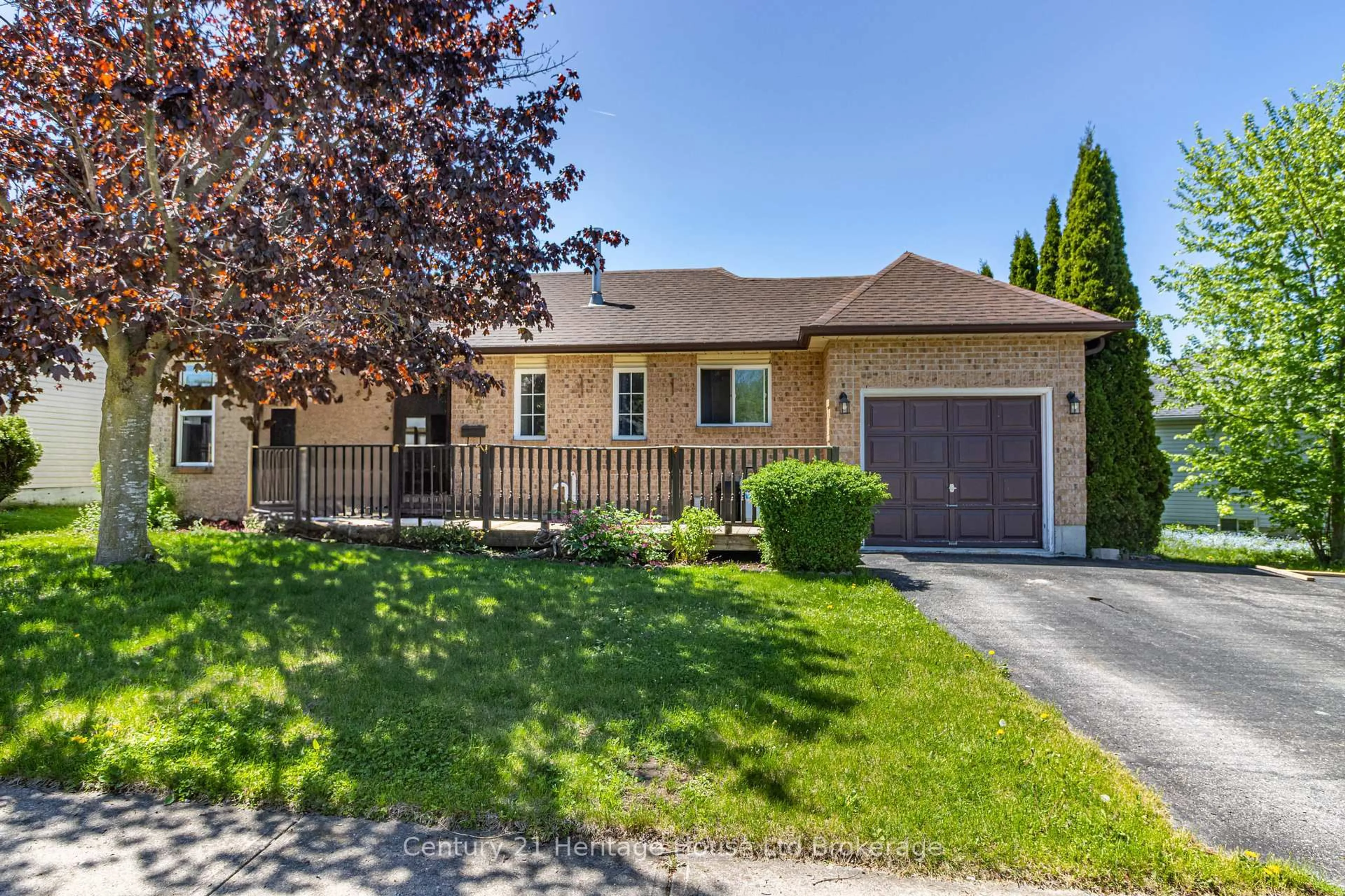 Home with brick exterior material, street for 42 Pebble Beach Crt, Woodstock Ontario N4S 8X2