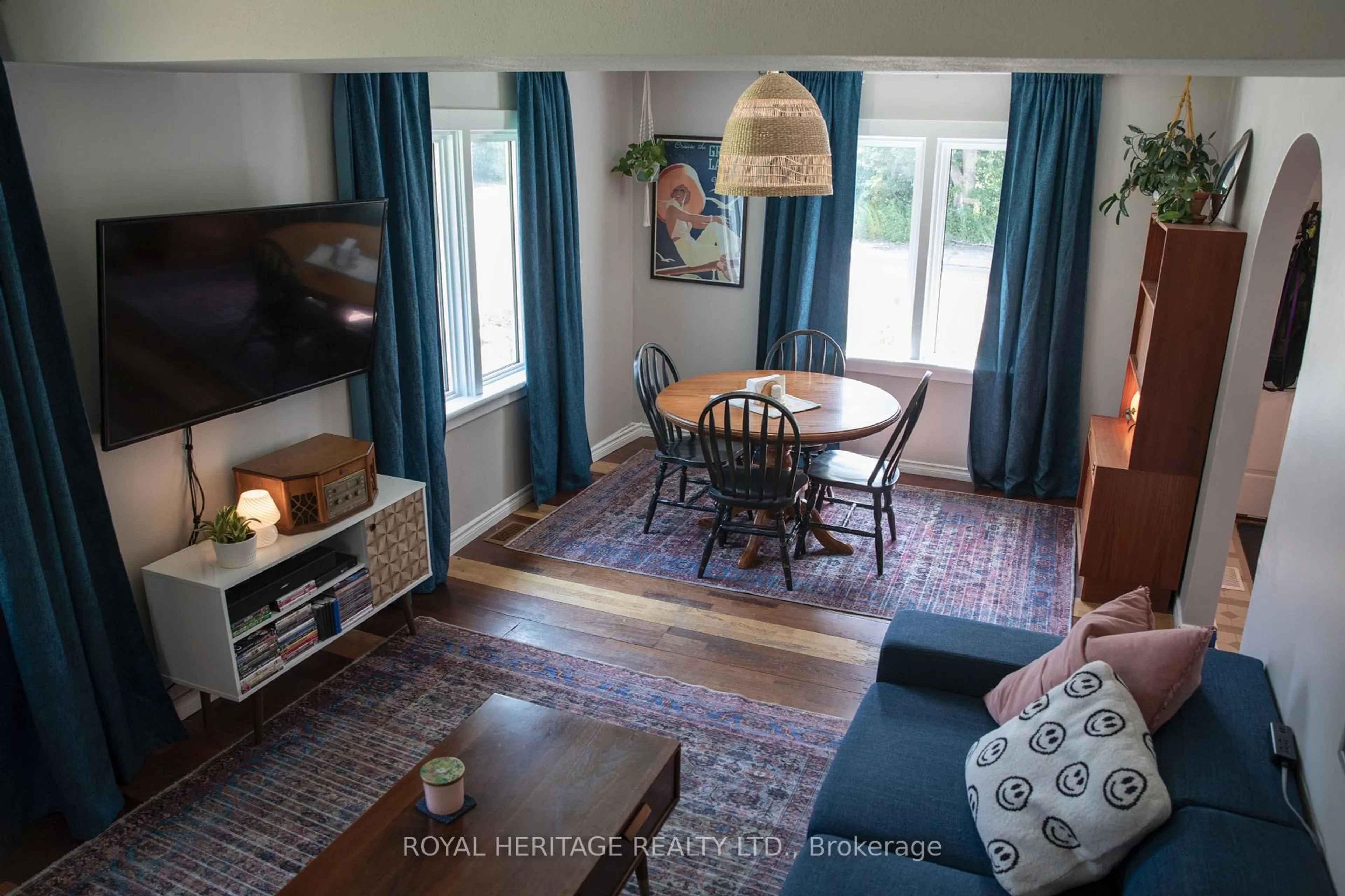 Living room with furniture, unknown for 17011 Simcoe St, Kawartha Lakes Ontario K0M 2J0