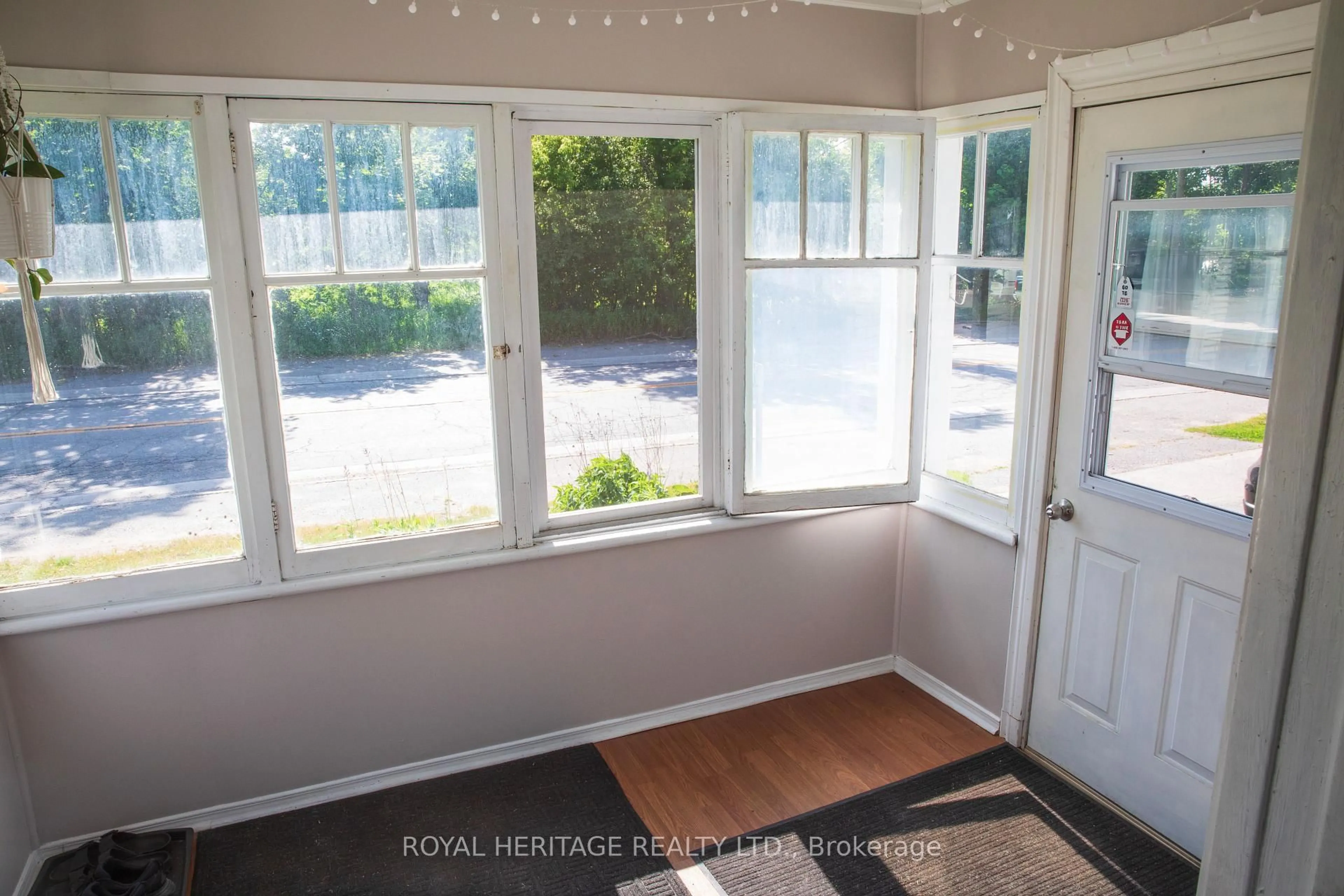 Indoor entryway for 17011 Simcoe St, Kawartha Lakes Ontario K0M 2J0