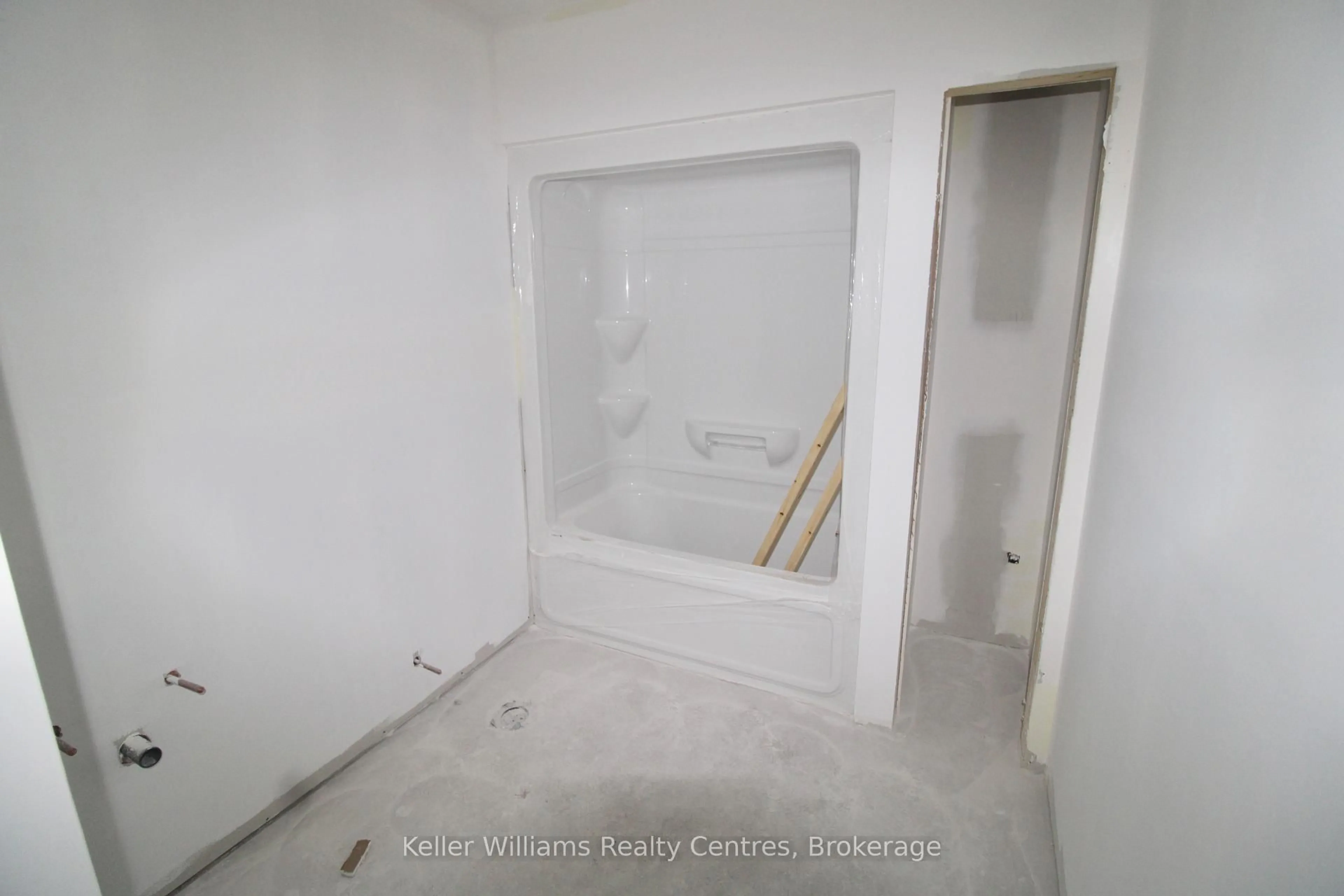 A pic of a room for 616 25TH Ave, Hanover Ontario N4N 3B8