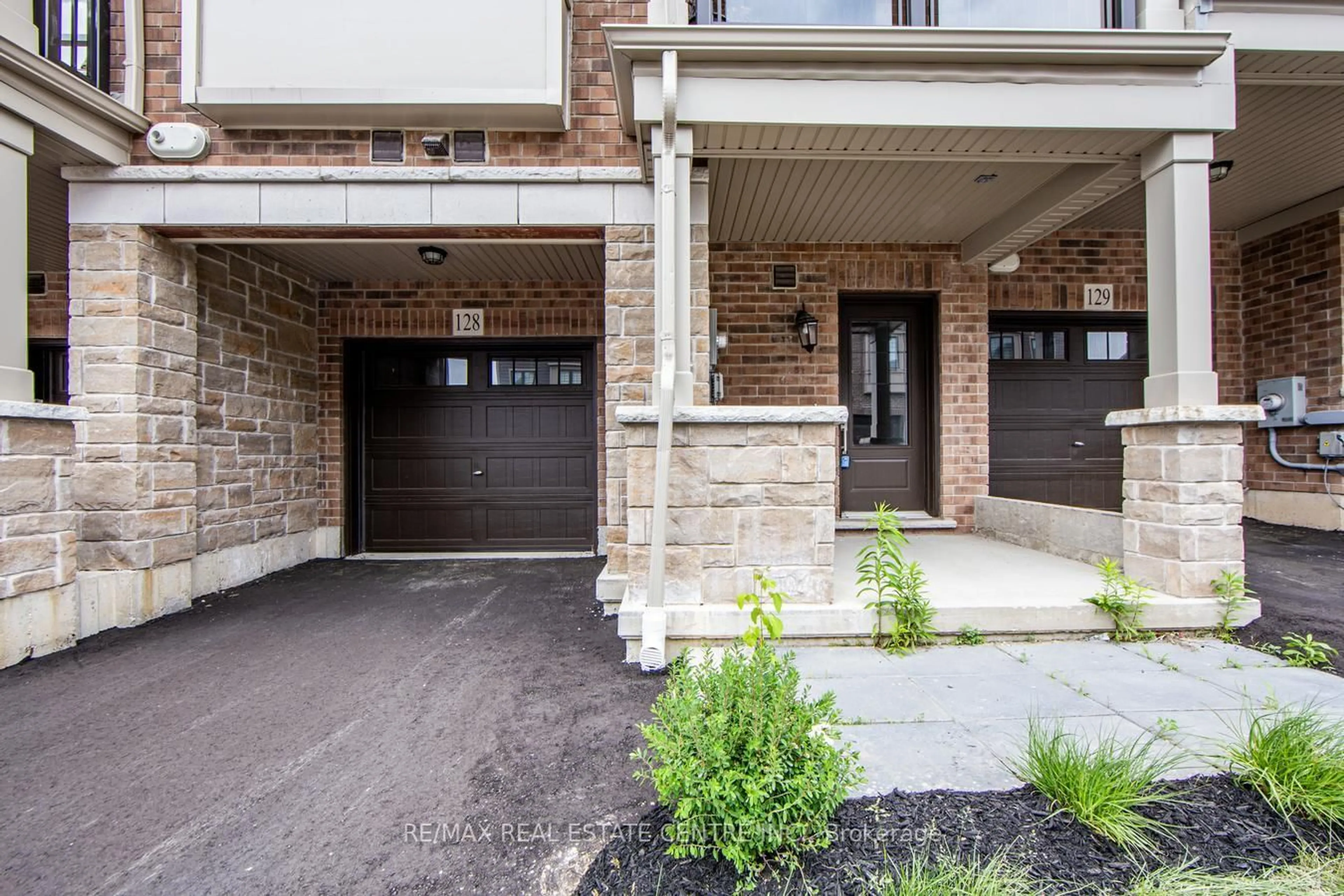 Unknown for 10 Birmingham Dr #128, Cambridge Ontario N1R 0C6