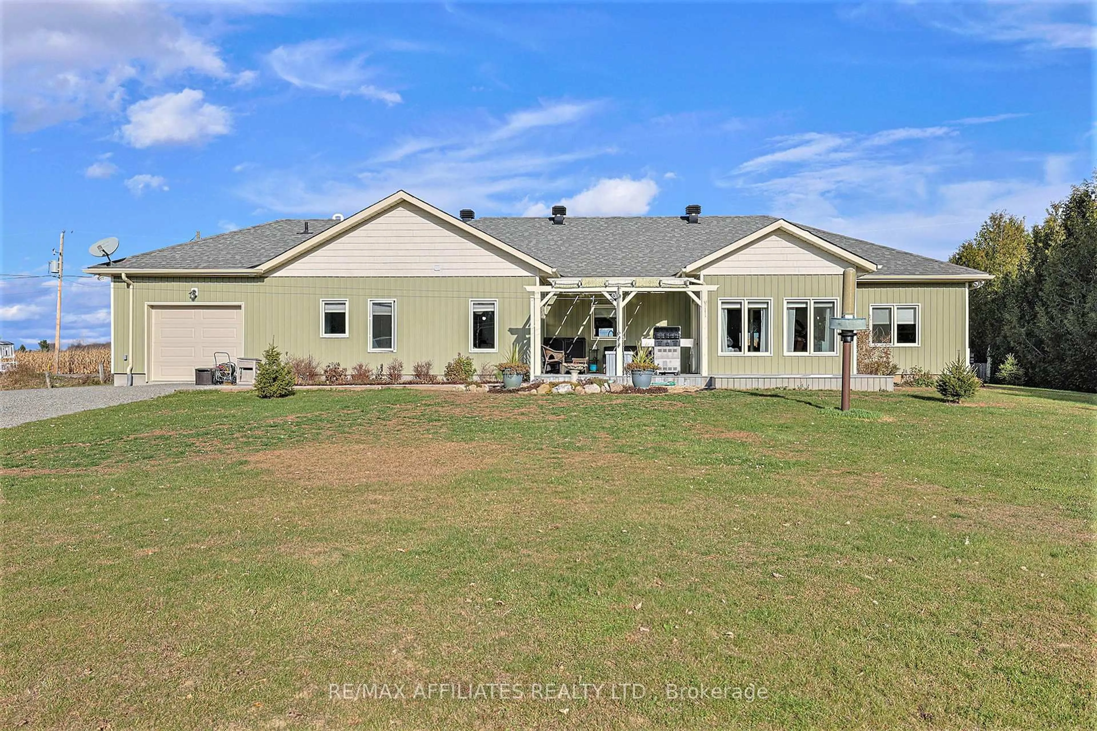 A pic from outside/outdoor area/front of a property/back of a property/a pic from drone, building for 100 SUMMERS Rd, Rideau Lakes Ontario K0G 1E0