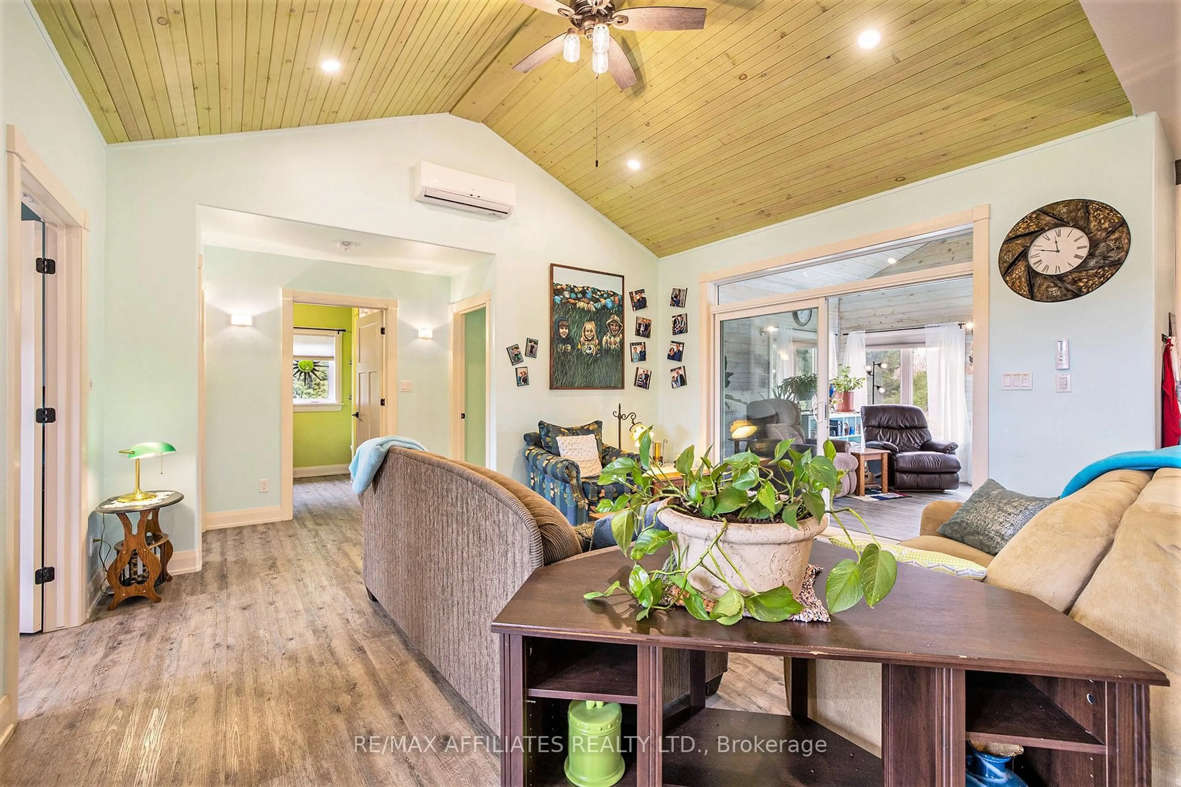 Open concept kitchen, wood/laminate floor for 100 SUMMERS Rd, Rideau Lakes Ontario K0G 1E0
