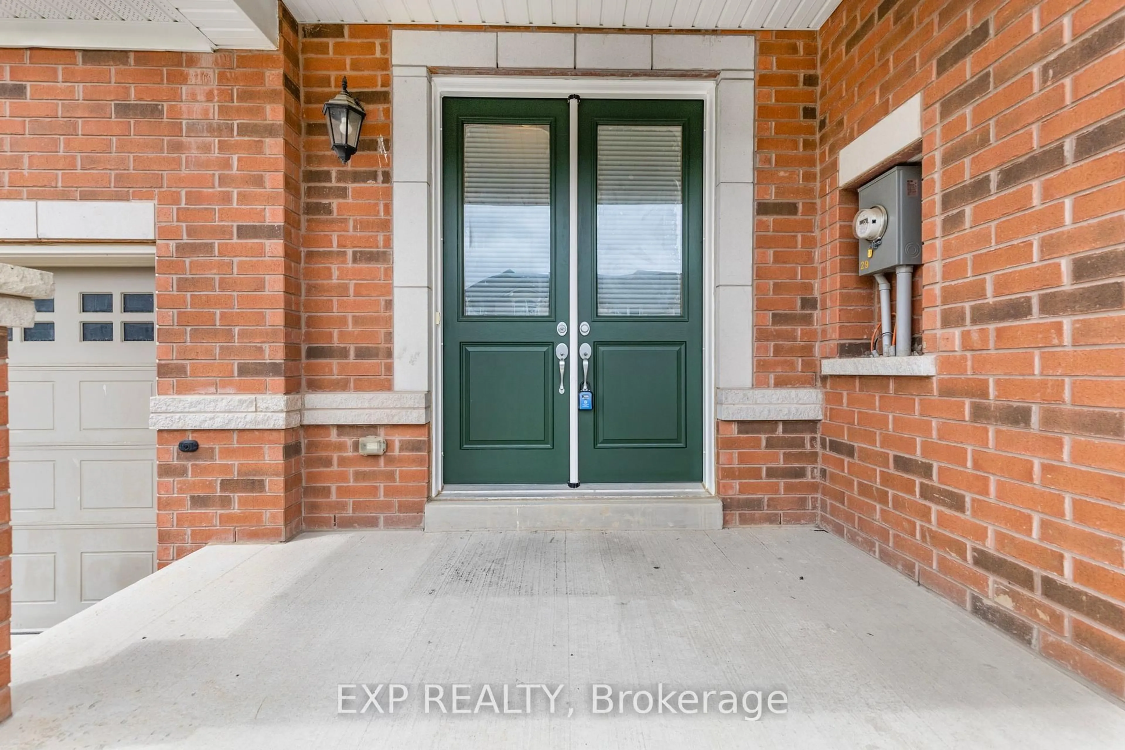 Indoor entryway for 29 Heming Tr, Hamilton Ontario L9K 0H8