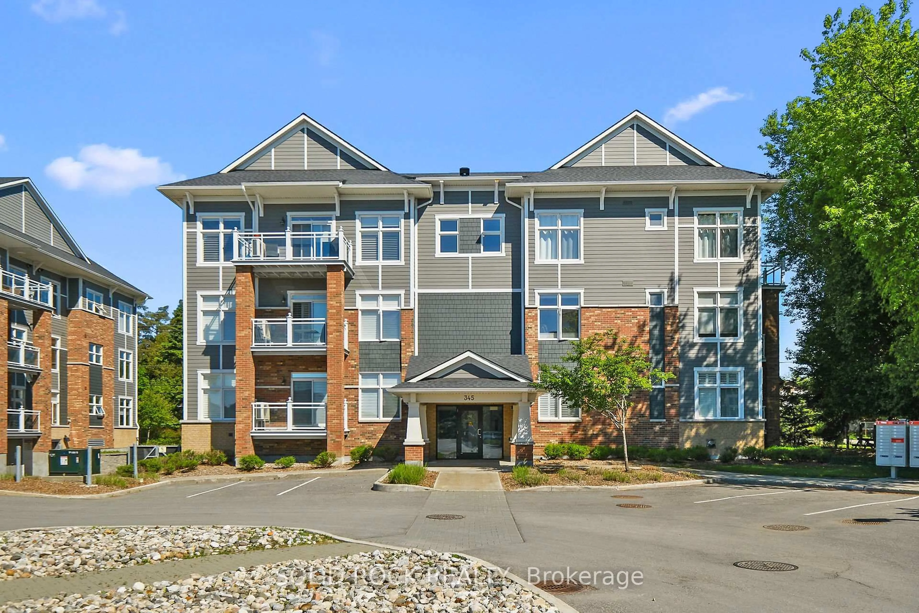 Unknown for 345 ELIZABETH COSGROVE Private #301, Ottawa Ontario K1W 0K6