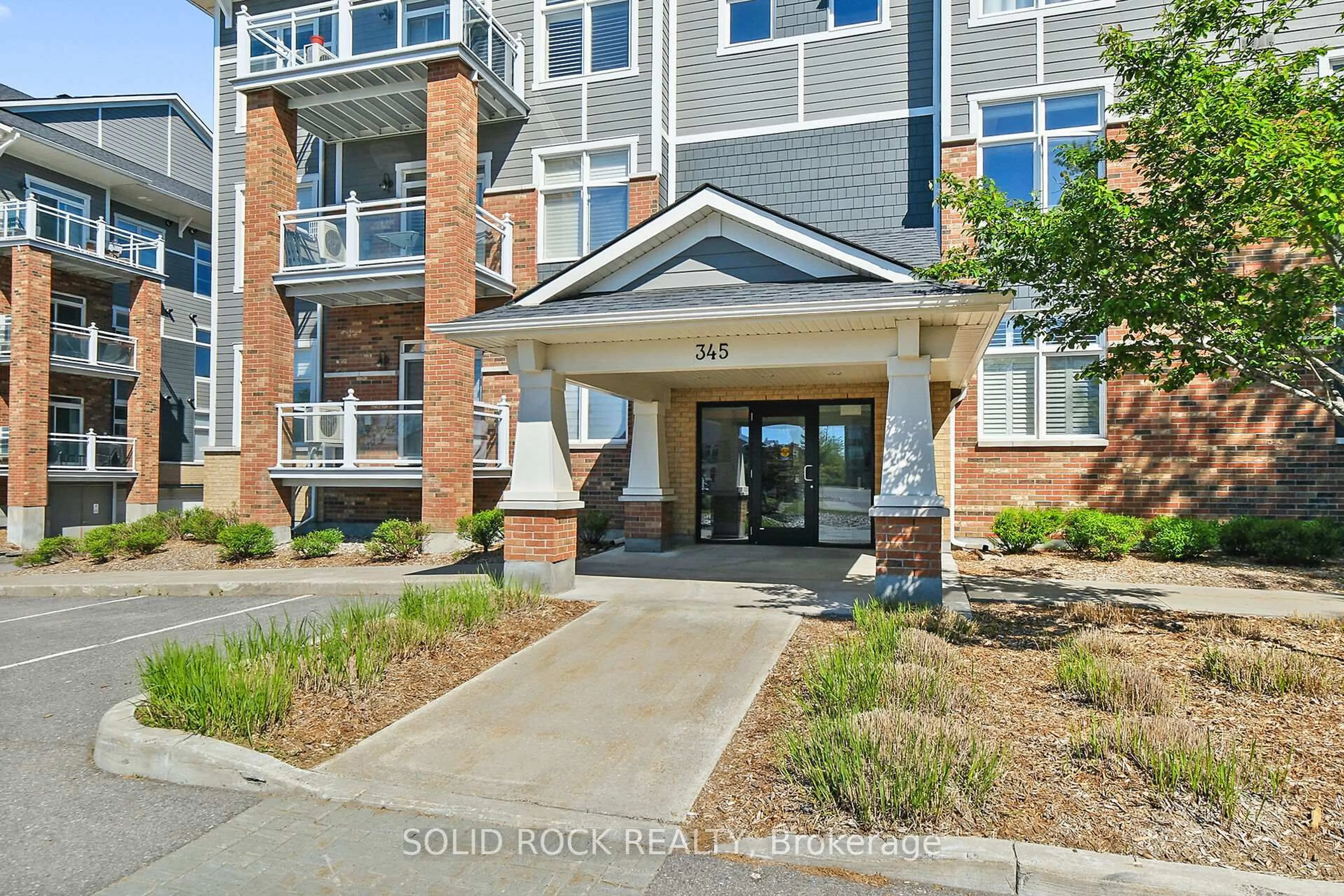 Indoor entryway for 345 ELIZABETH COSGROVE Private #301, Ottawa Ontario K1W 0K6
