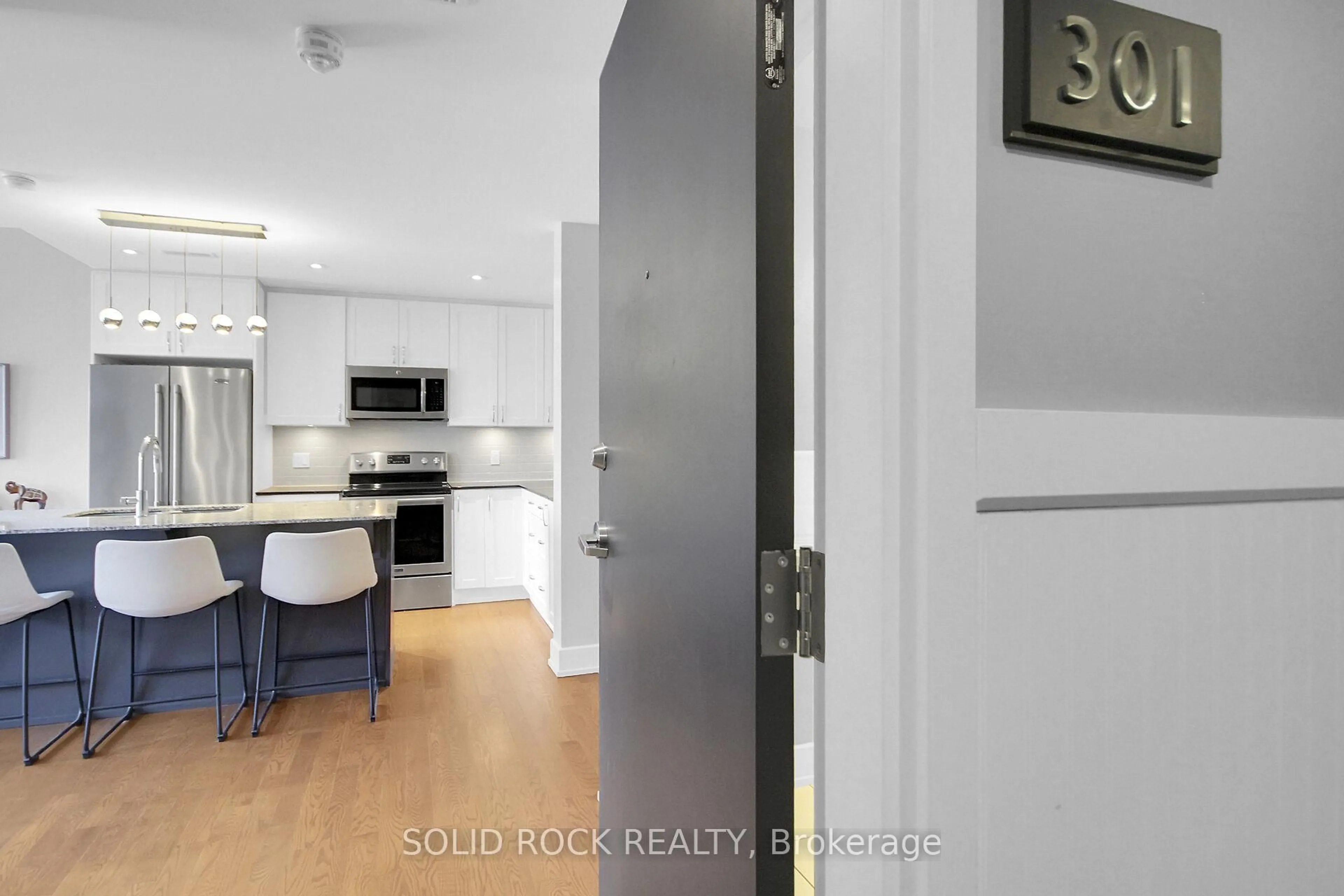 Unknown for 345 ELIZABETH COSGROVE Private #301, Ottawa Ontario K1W 0K6